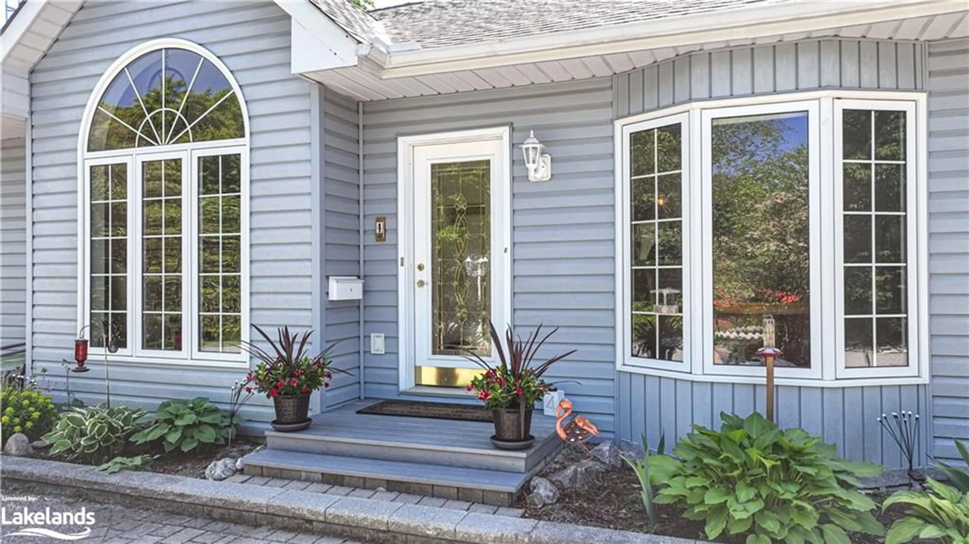 Indoor entryway for 4 Beechwood Cres, Oro-Medonte Ontario L0L 1T0