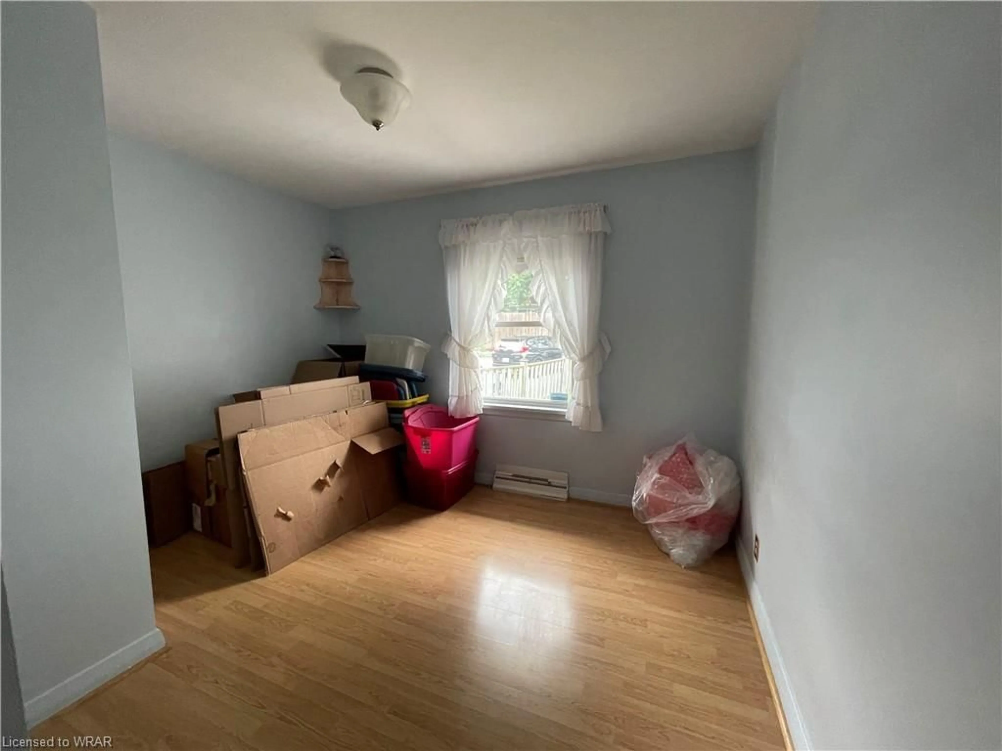 A pic of a room for 217 Vanier Dr, Kitchener Ontario N2C 1J6