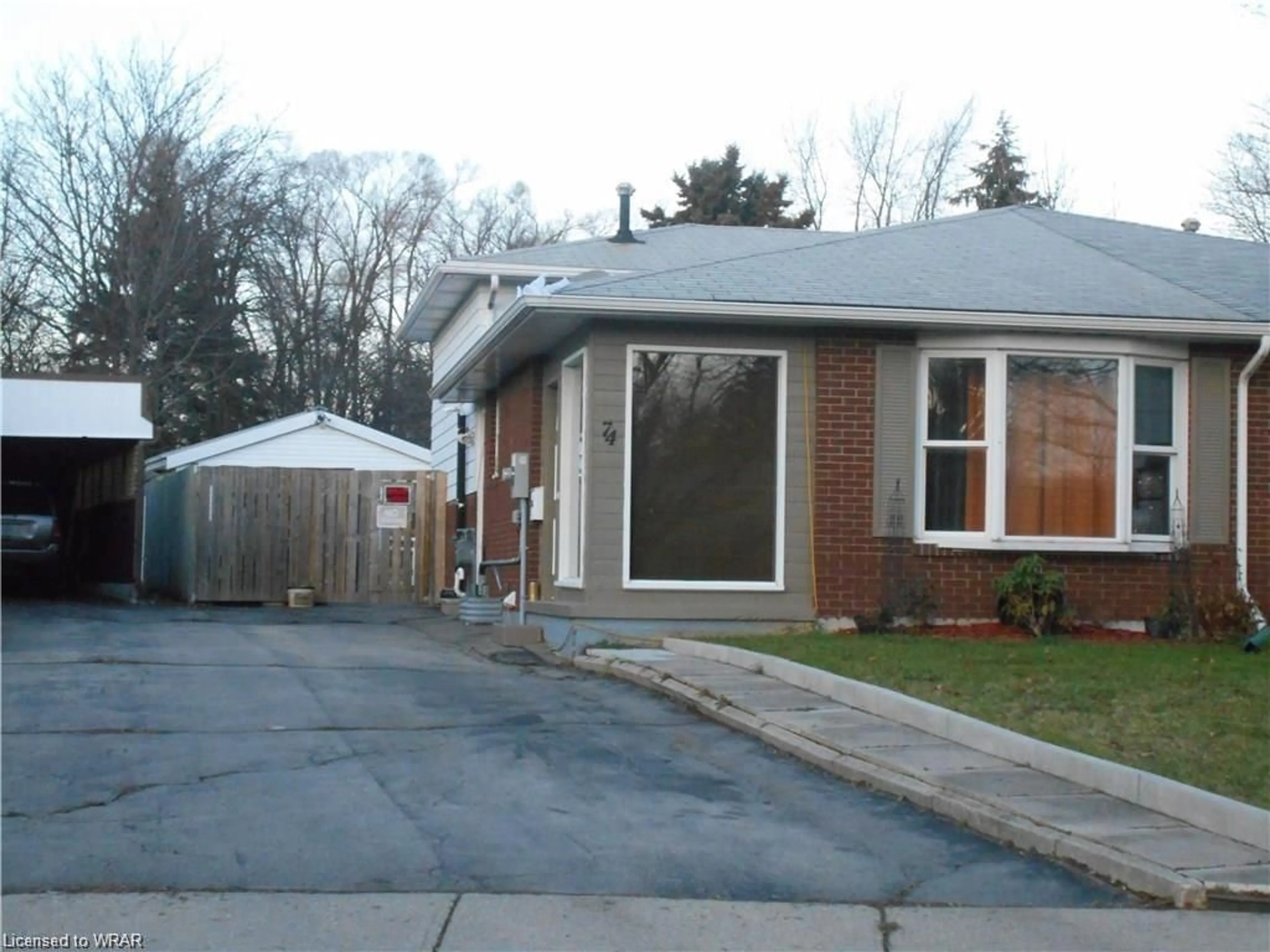 Frontside or backside of a home for 74 Markwood Dr, Kitchener Ontario N2M 3H6