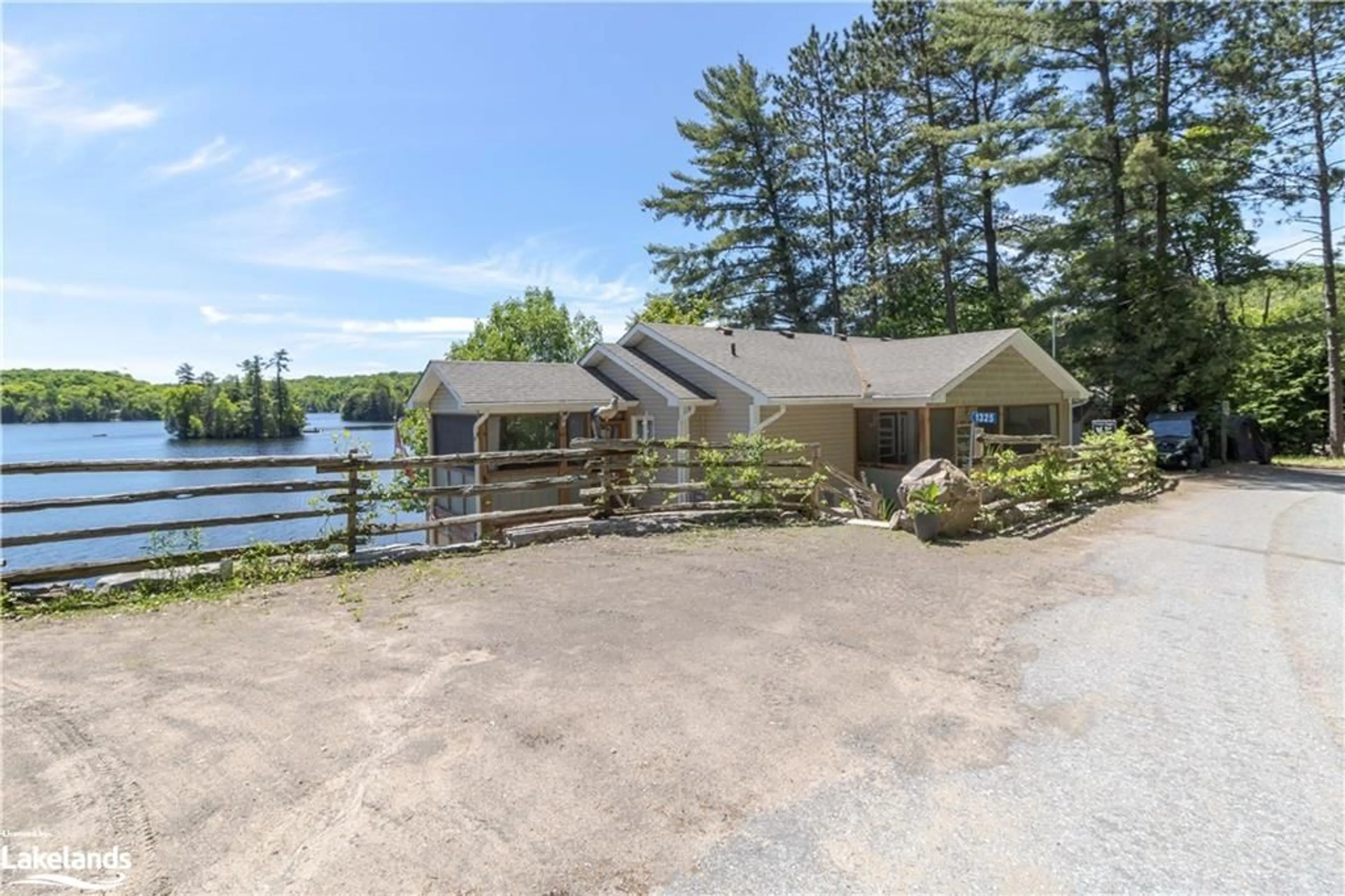 Cottage for 1325 Claude Brown Rd, Minden Ontario K0M 2K0