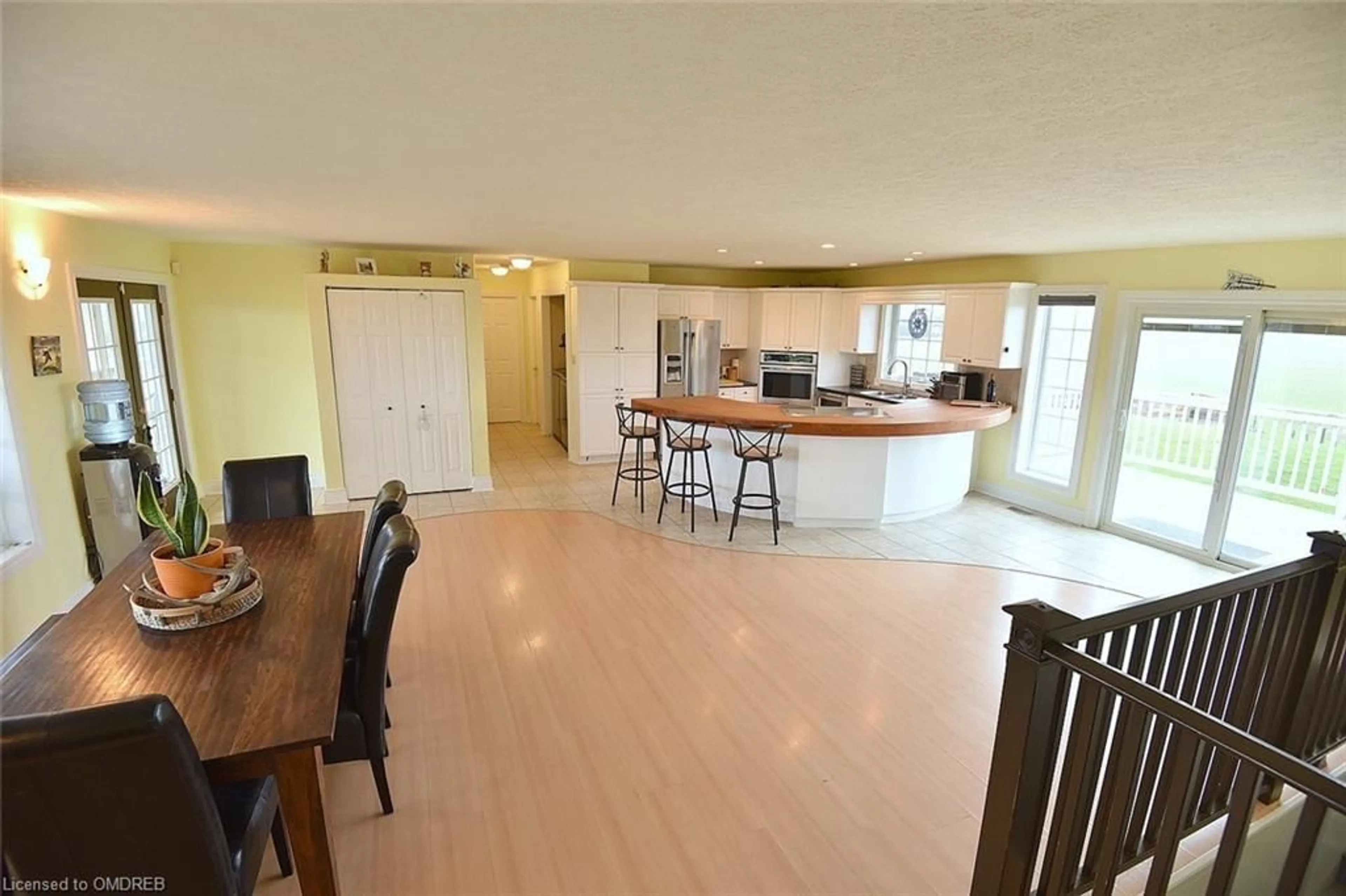 Dining room for 174 Painter Rd, Onondaga Ontario N3W 2G9