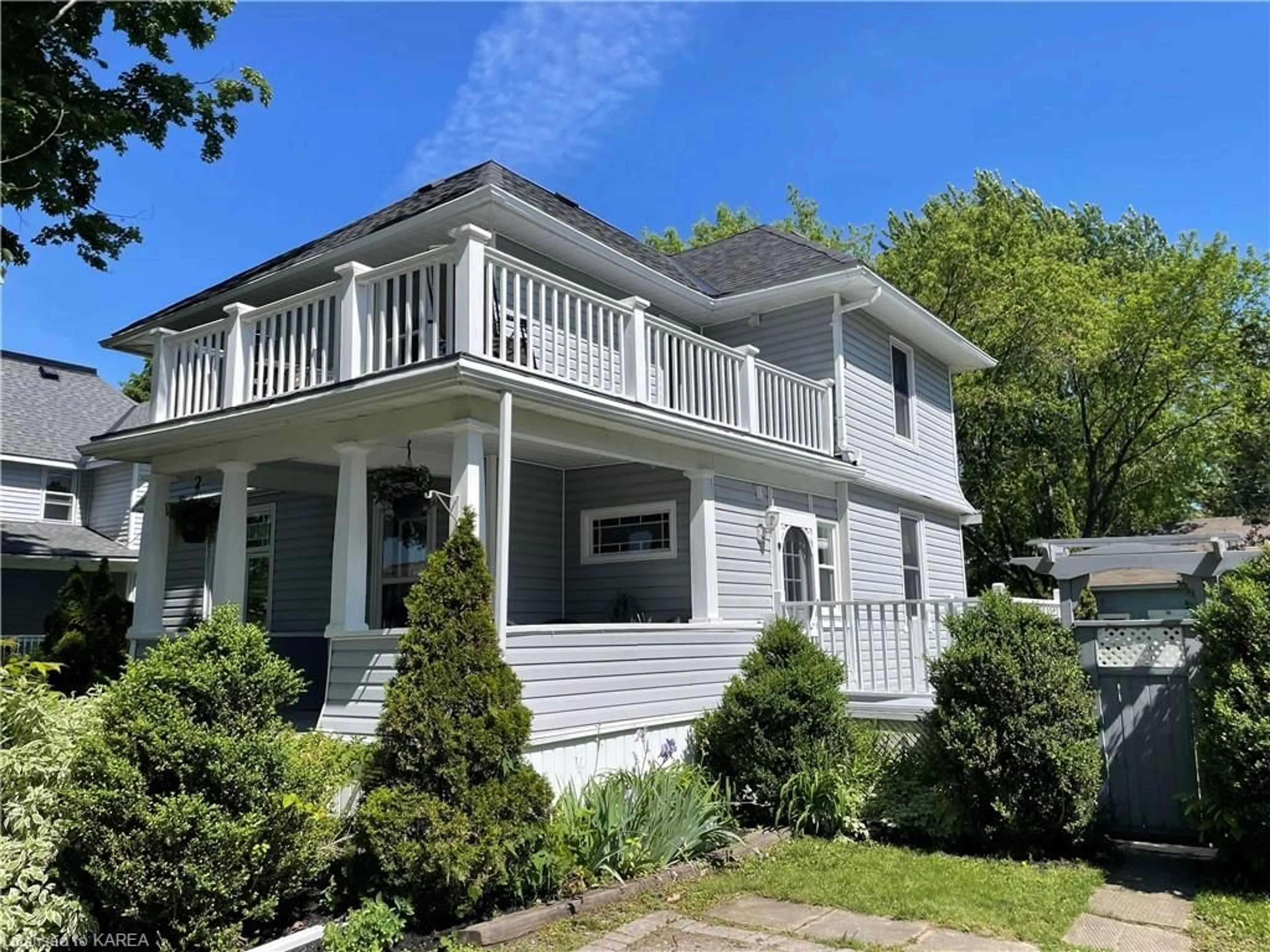 Frontside or backside of a home for 261 Arthur St, Gananoque Ontario K7G 1B3