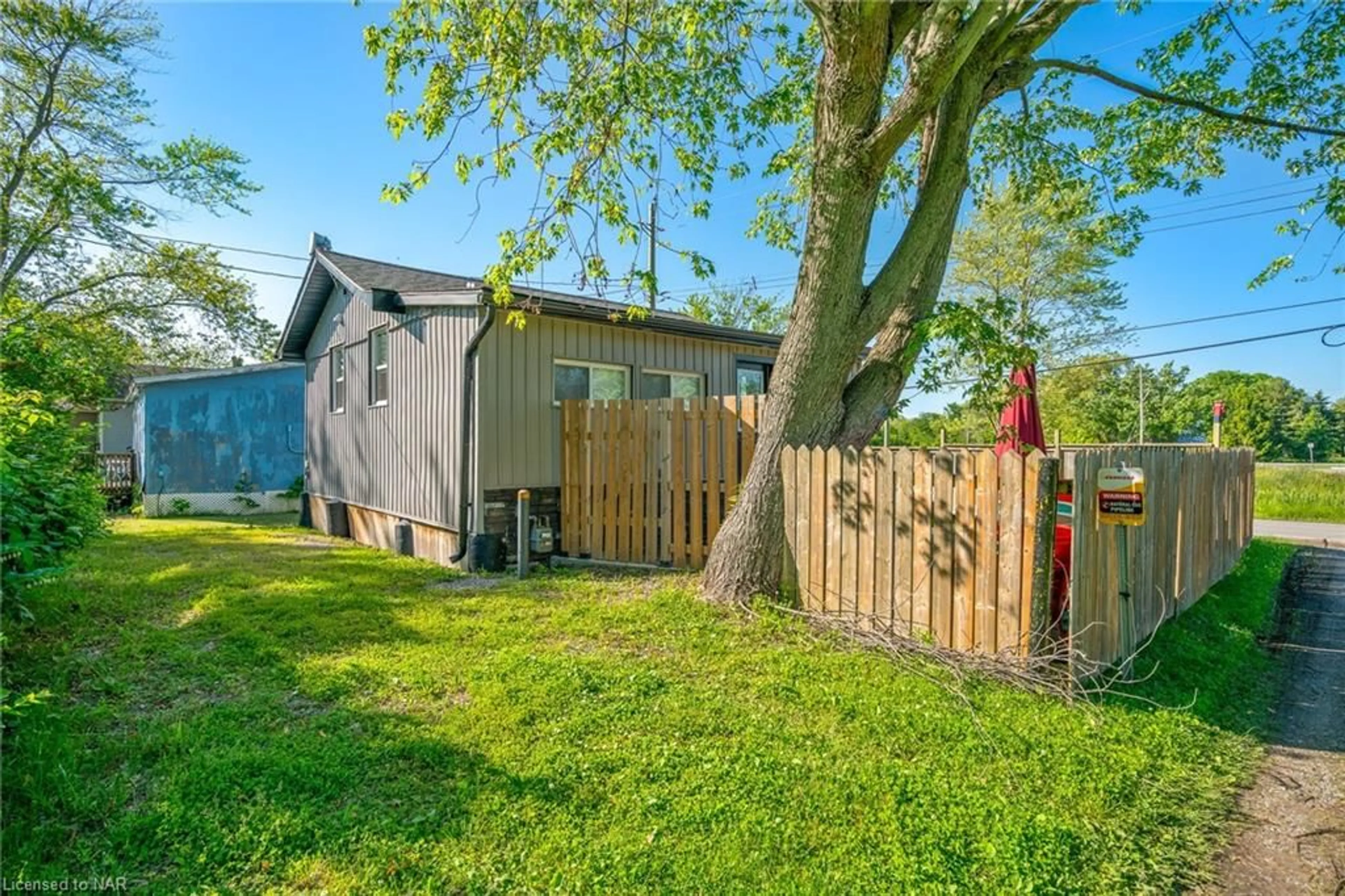 Fenced yard for 12209 Lakeshore Rd Rd, Wainfleet Ontario L0S 1V0