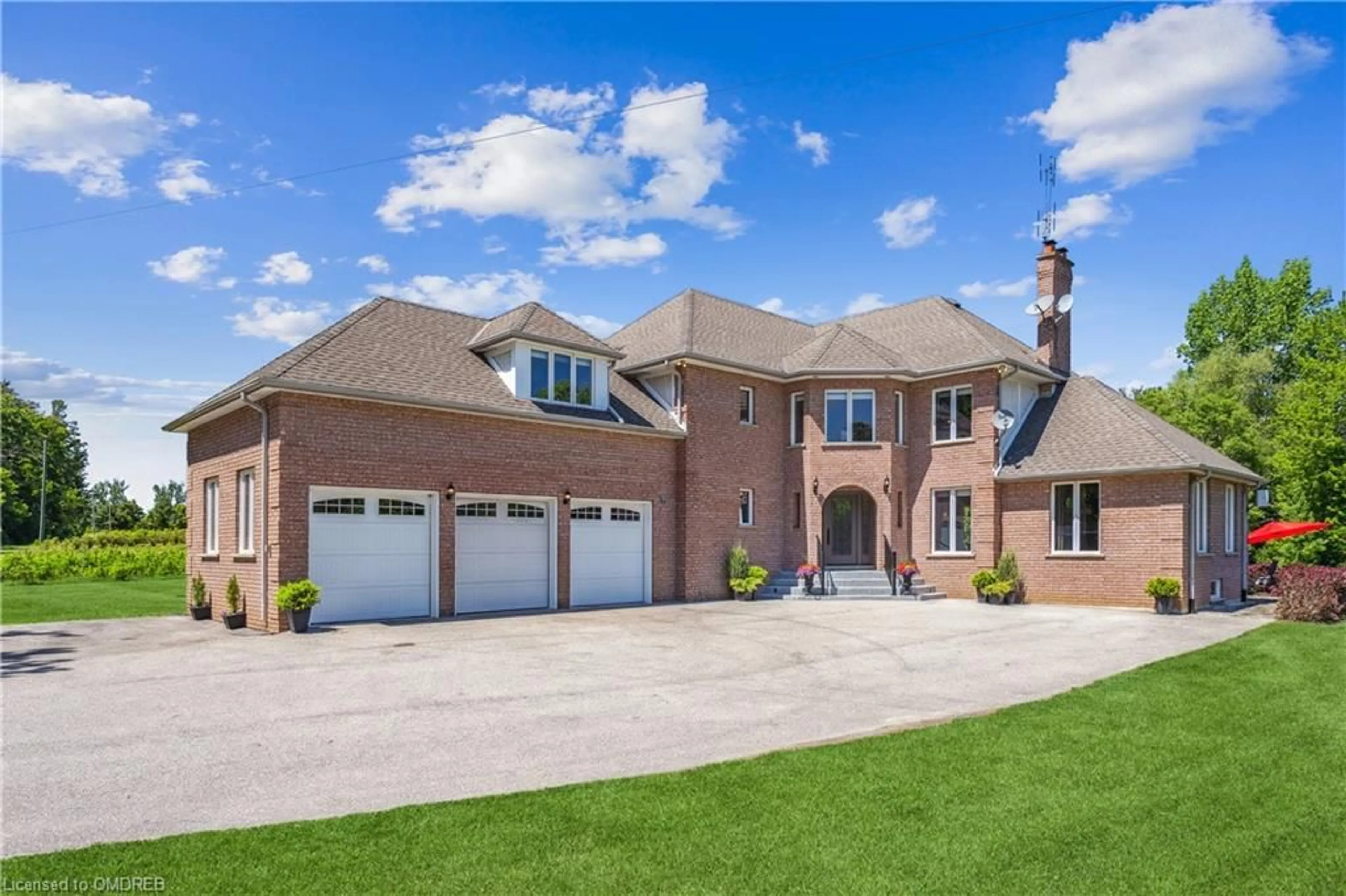 Home with brick exterior material for 10011 Hume Crt, Milton Ontario L9T 2X9