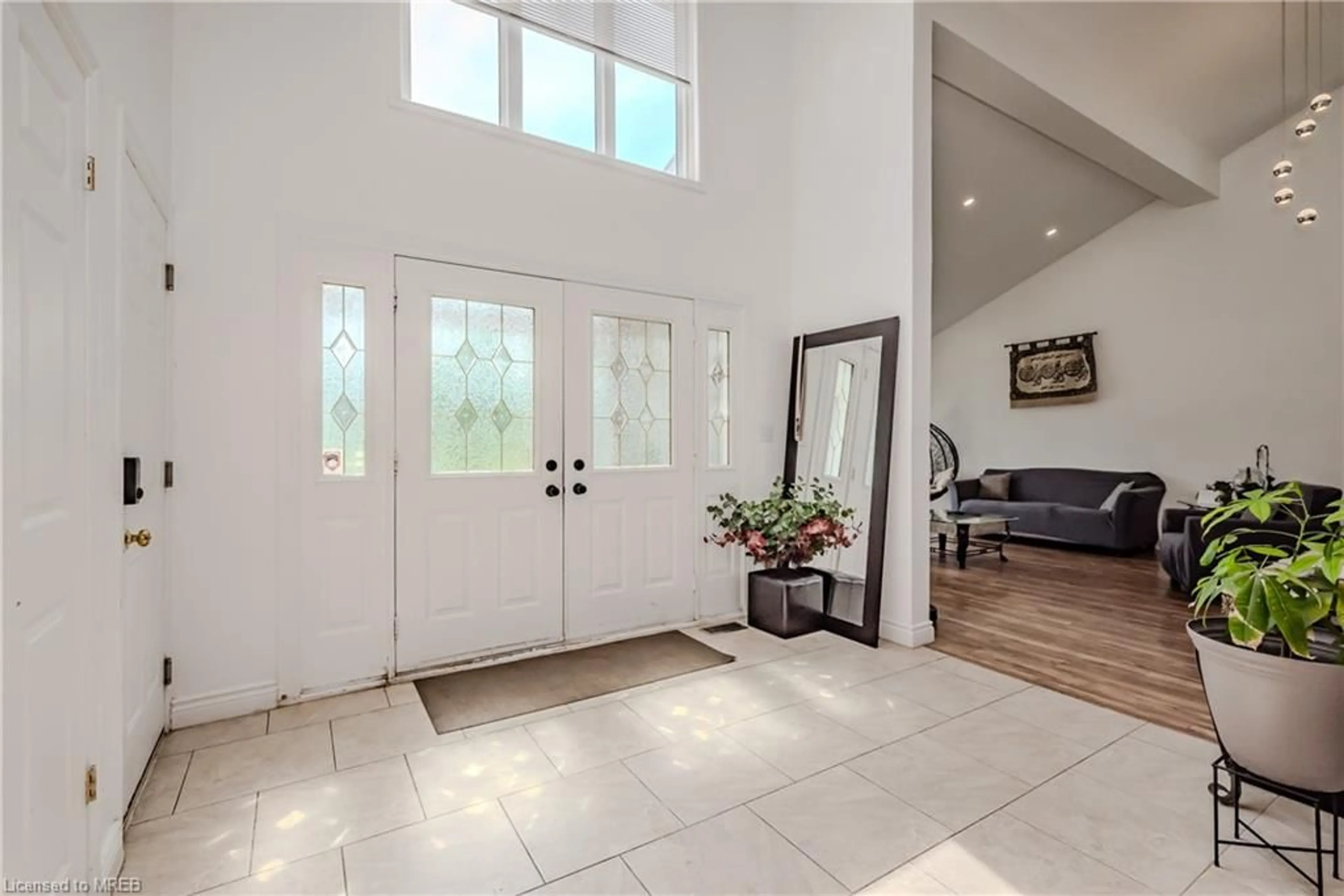 Indoor entryway, wood floors for 7783 Sixteen Rd, Caistor Centre Ontario L0R 1E0