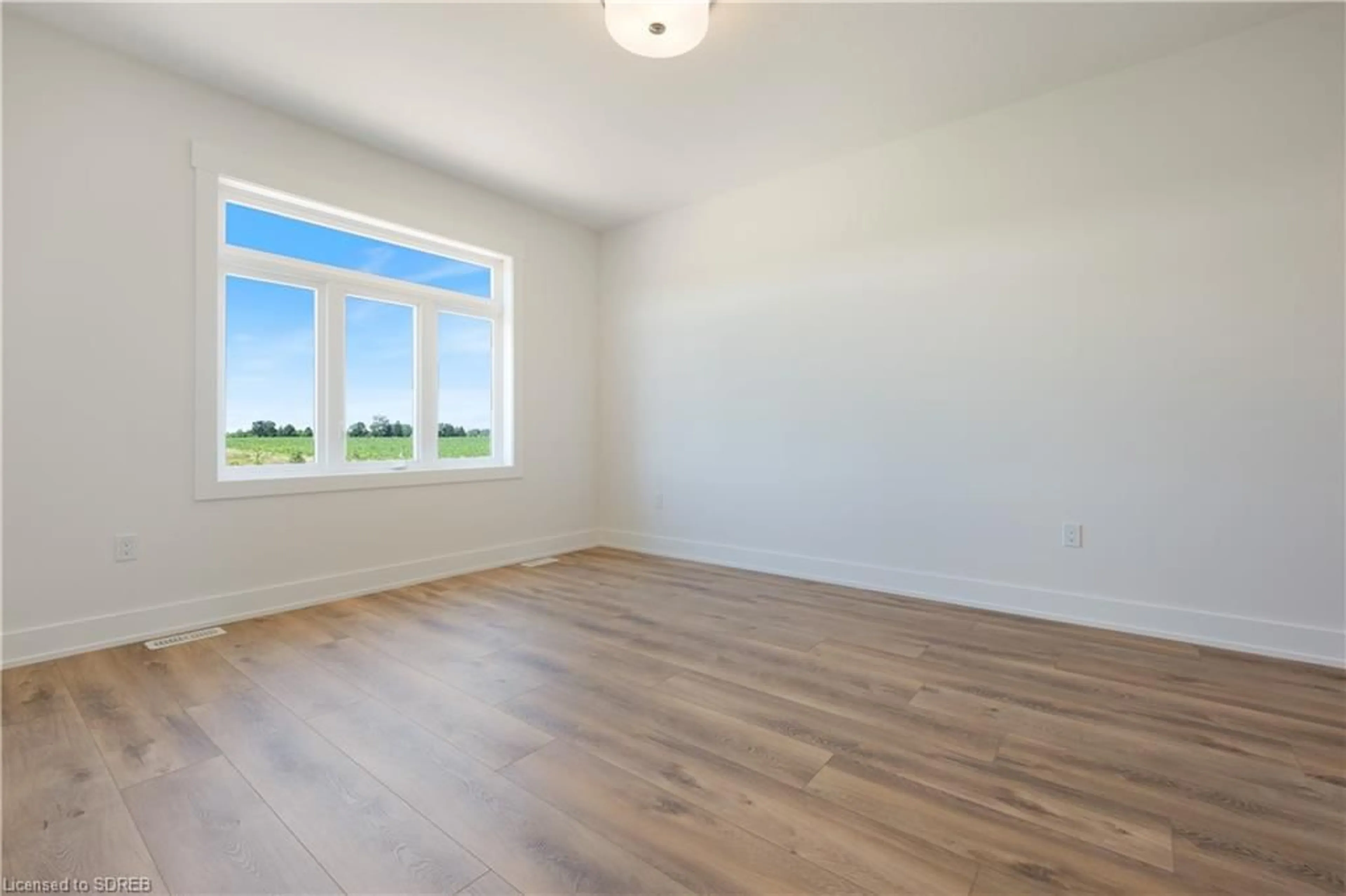 A pic of a room, wood floors for 135 Gibbons St, Waterford Ontario N0E 1Y0