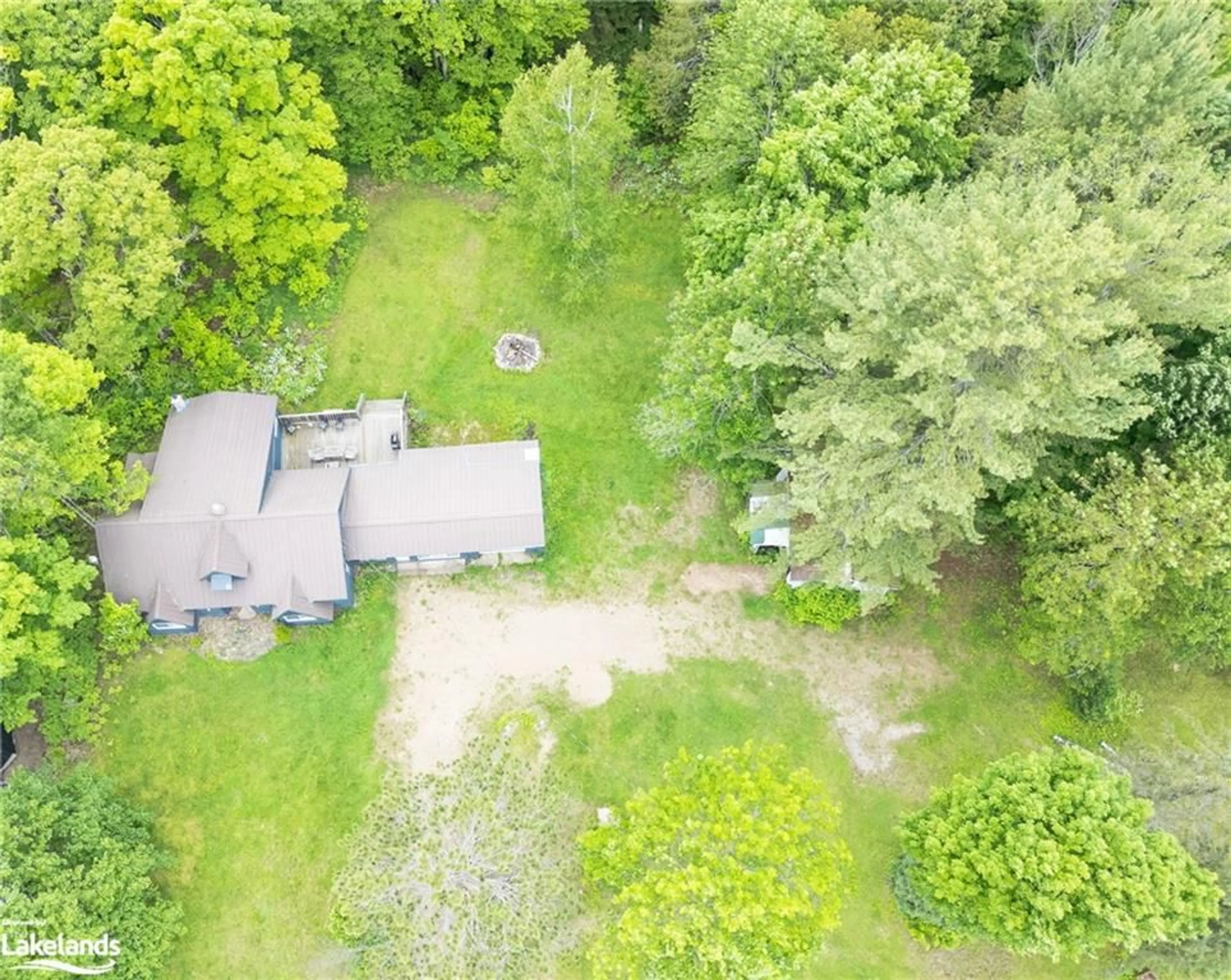 Frontside or backside of a home, cottage for 17415 35 Hwy, Algonquin Highlands Ontario K0M 1J2