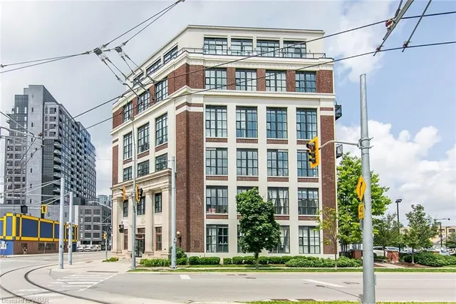 Additional property image - 404 King St Unit 117