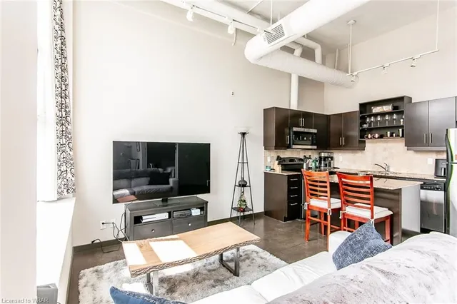 Additional property image - 404 King St Unit 117