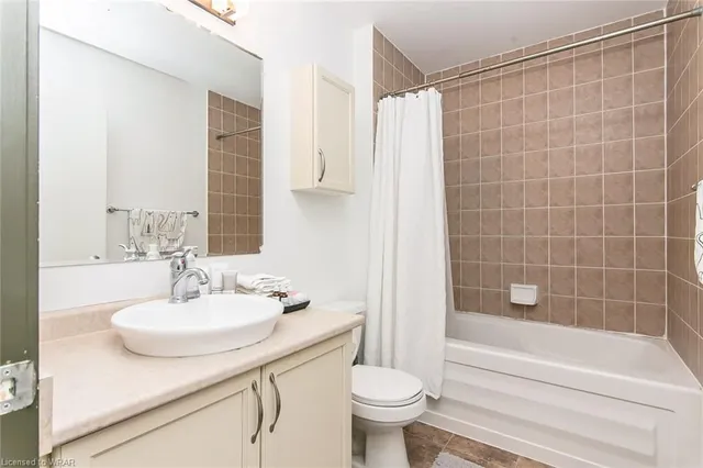 Additional property image - 404 King St Unit 117