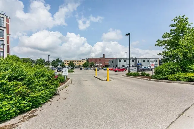 Additional property image - 404 King St Unit 117