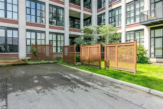 Additional property image - 404 King St Unit 117