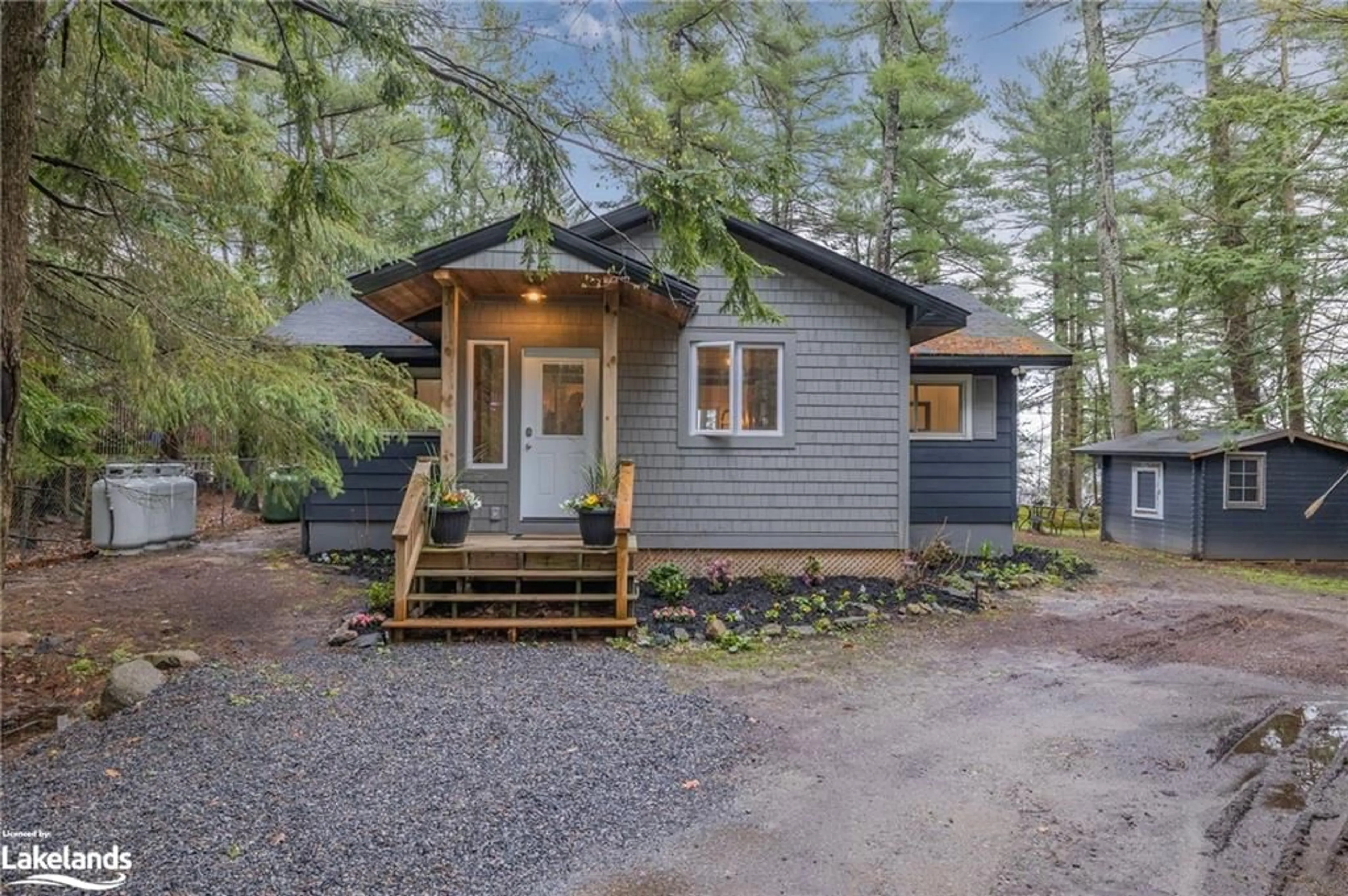 Cottage for 1015 Scout Trail Rd, Port Carling Ontario P0B 1J0