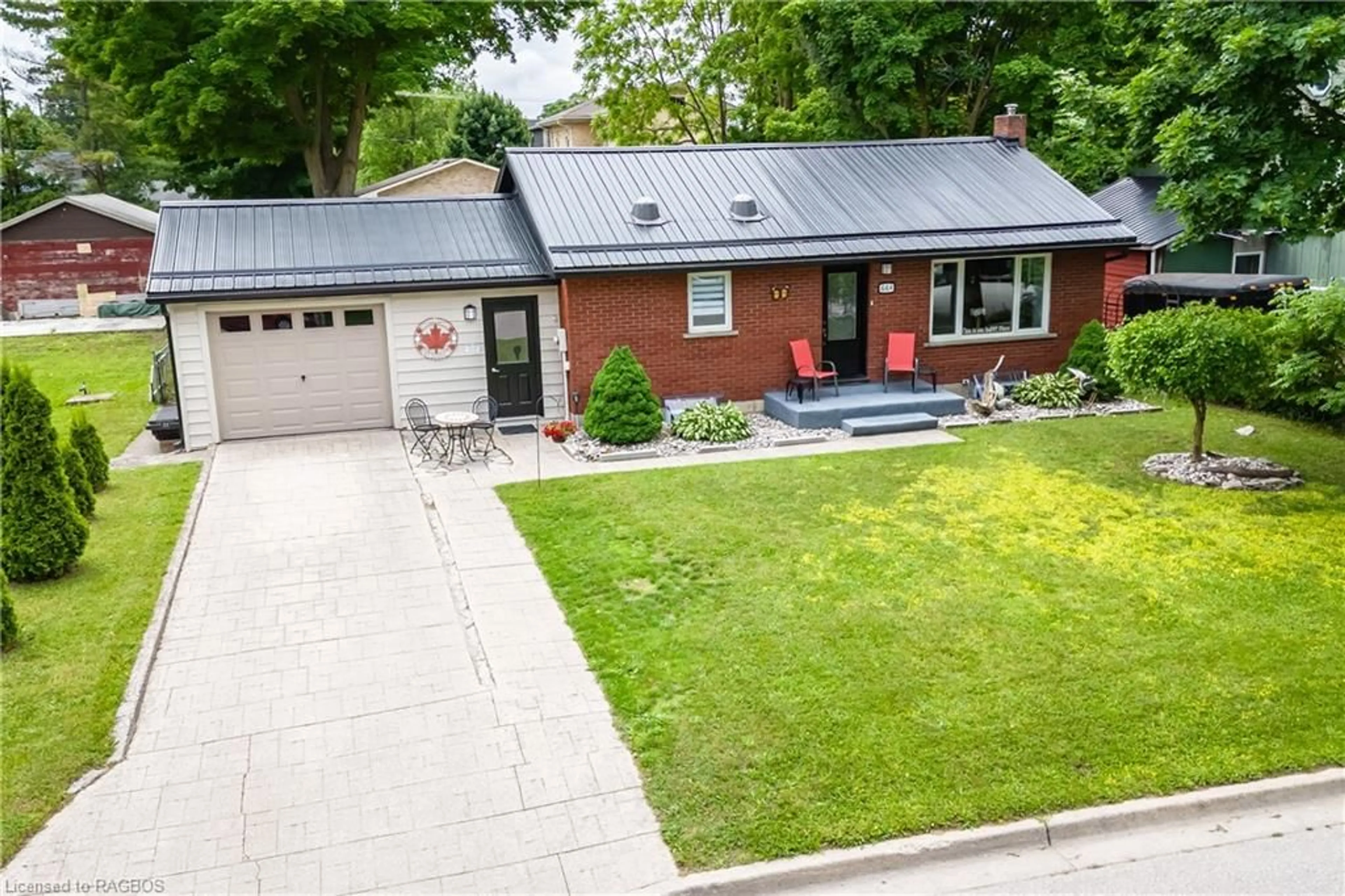 Home with brick exterior material for 664 Elgin St, Port Elgin Ontario N0H 2C3