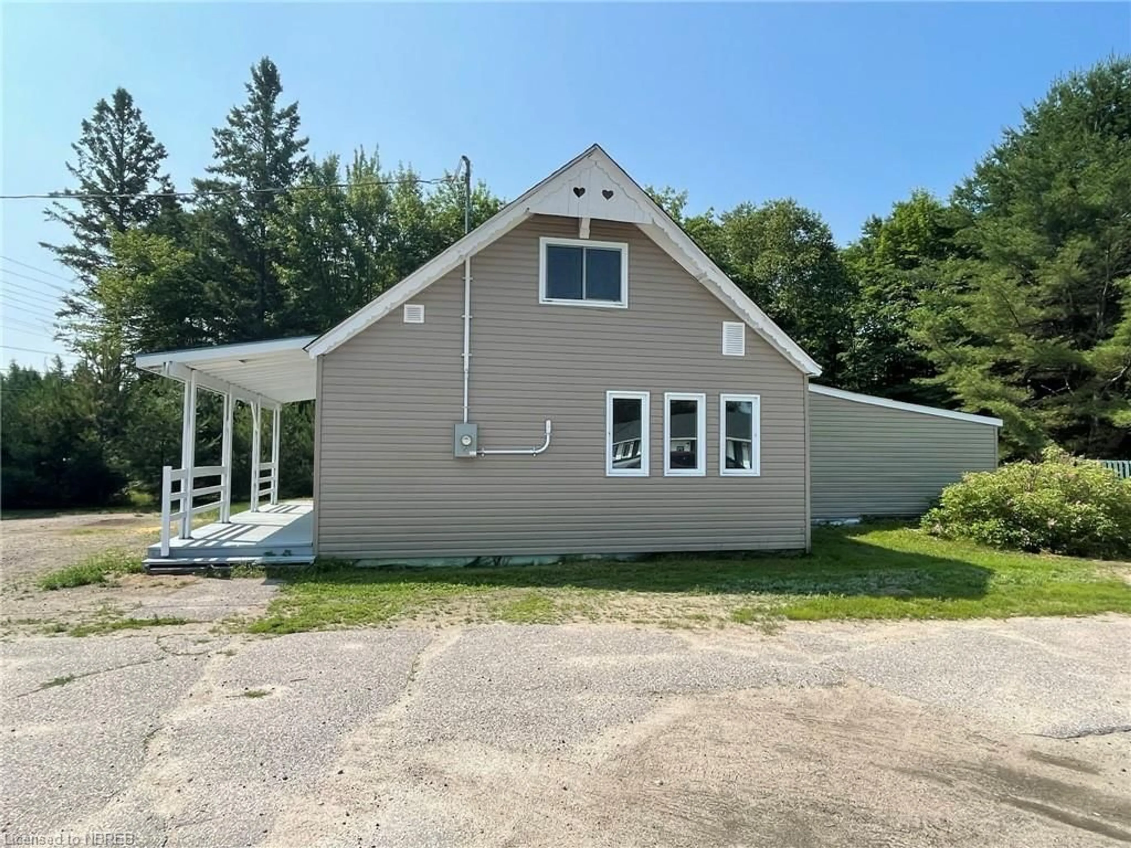 Frontside or backside of a home, cottage for 4319 Highway 11, North Bay Ontario P1B 8G3