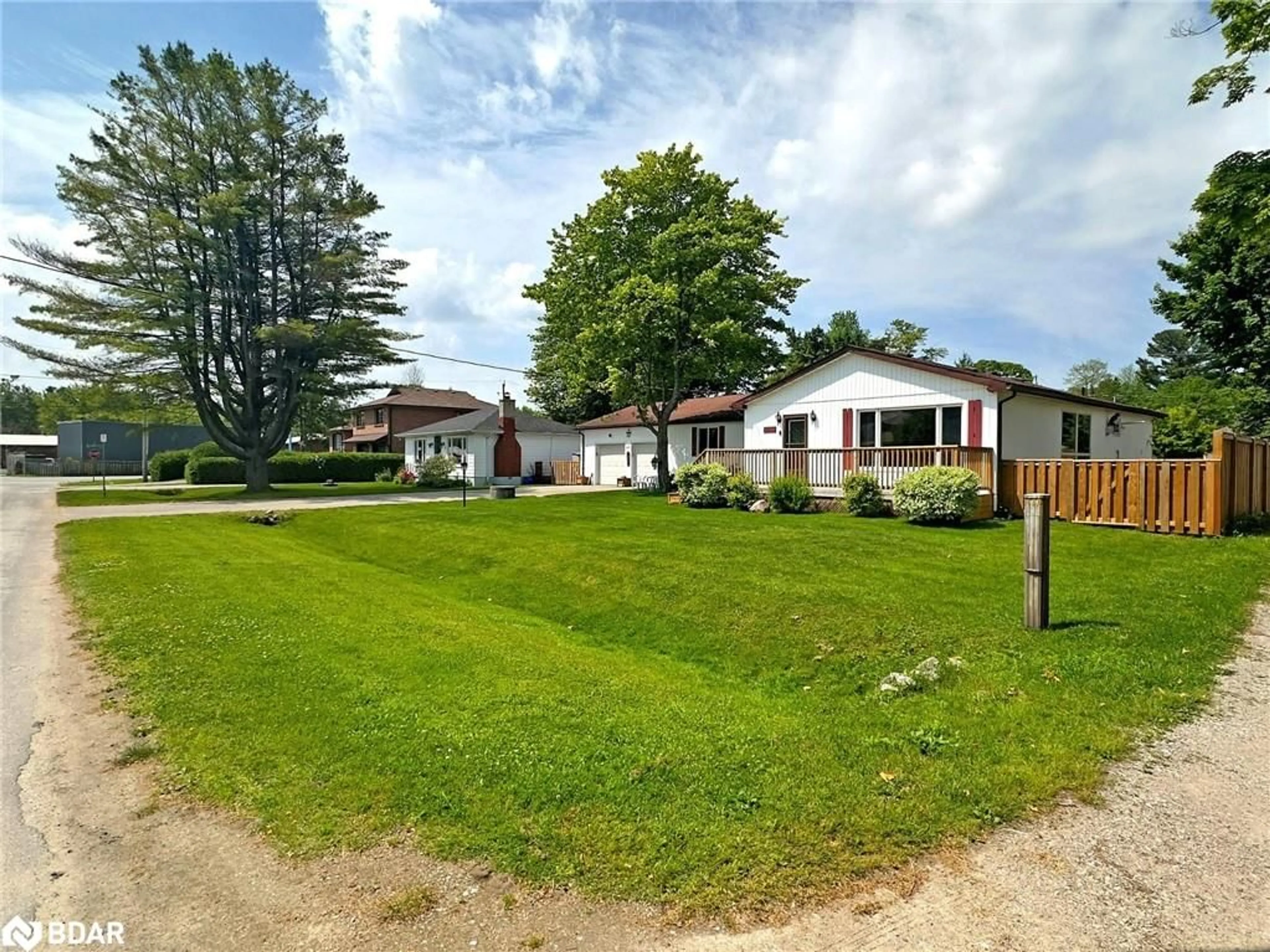 Fenced yard for 910 Barry Ave, Lefroy Ontario L0L 1W0