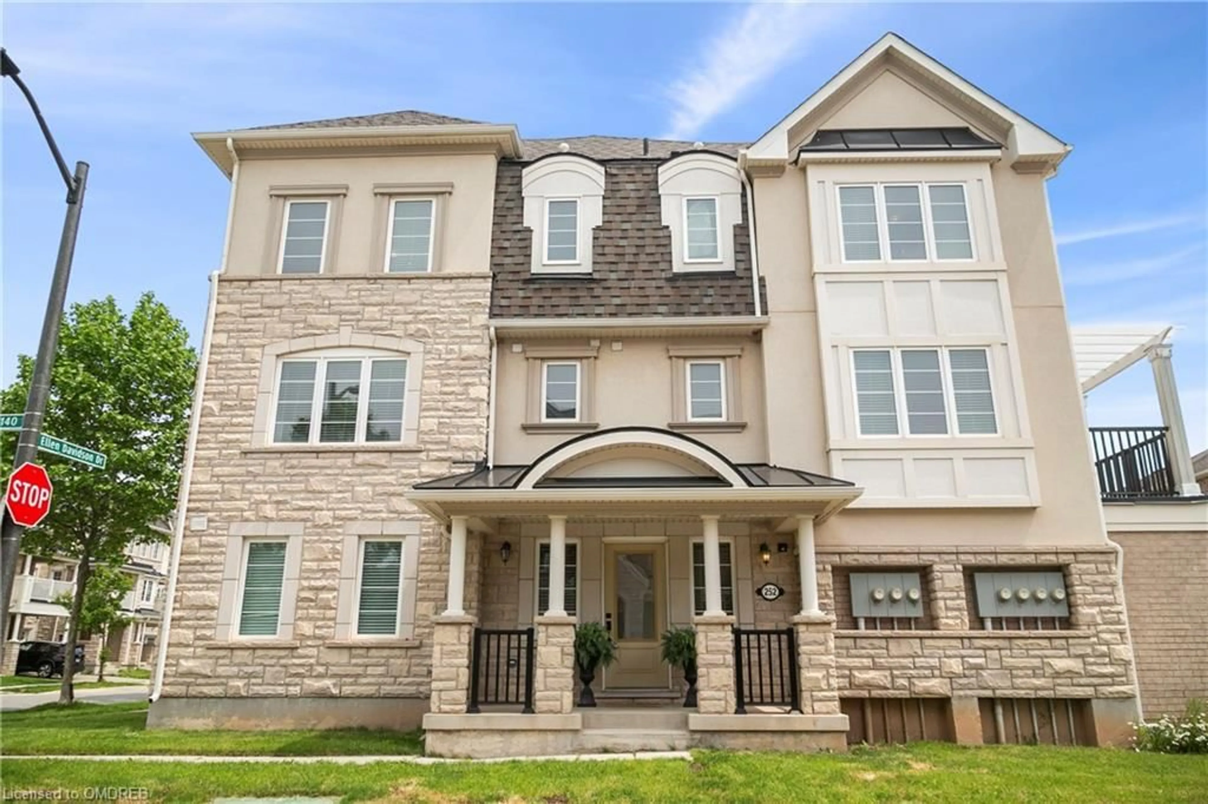 A pic from exterior of the house or condo for 252 Ellen Davidson Dr, Oakville Ontario L6M 0V2