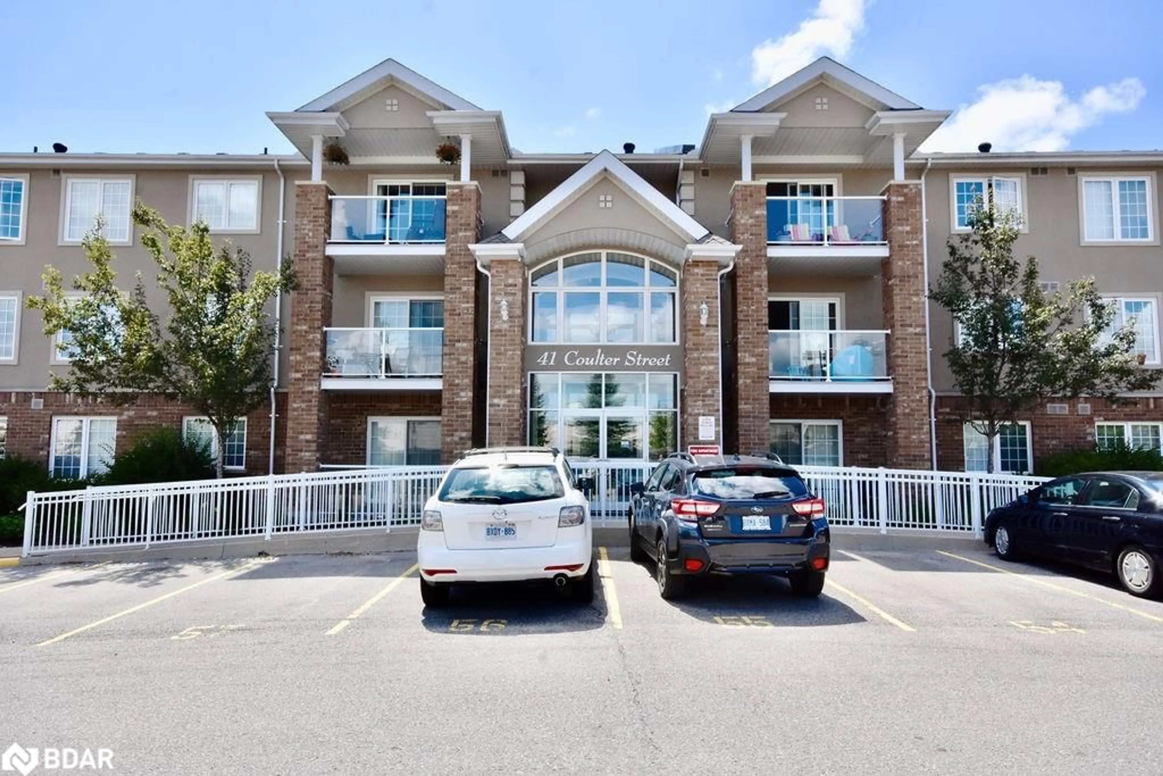 A pic from exterior of the house or condo for 41 Coulter St #9, Barrie Ontario L4N 6L9
