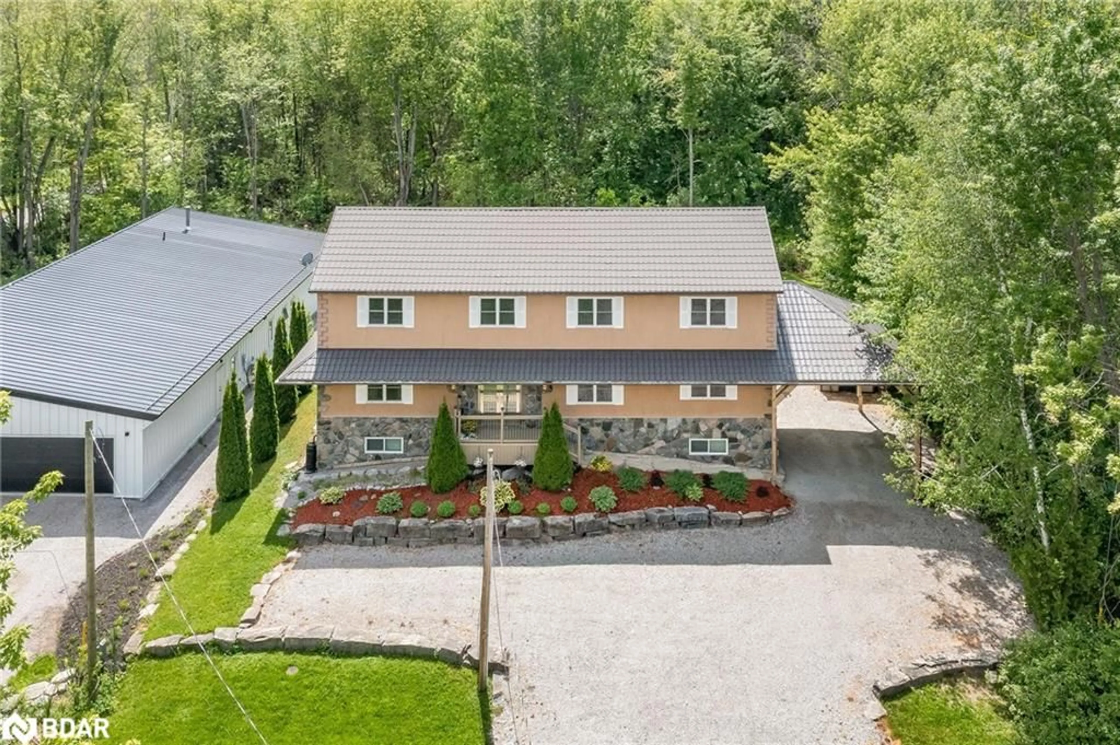 Outside view for 4348 Wilson Point Rd, Orillia Ontario L3V 7E1