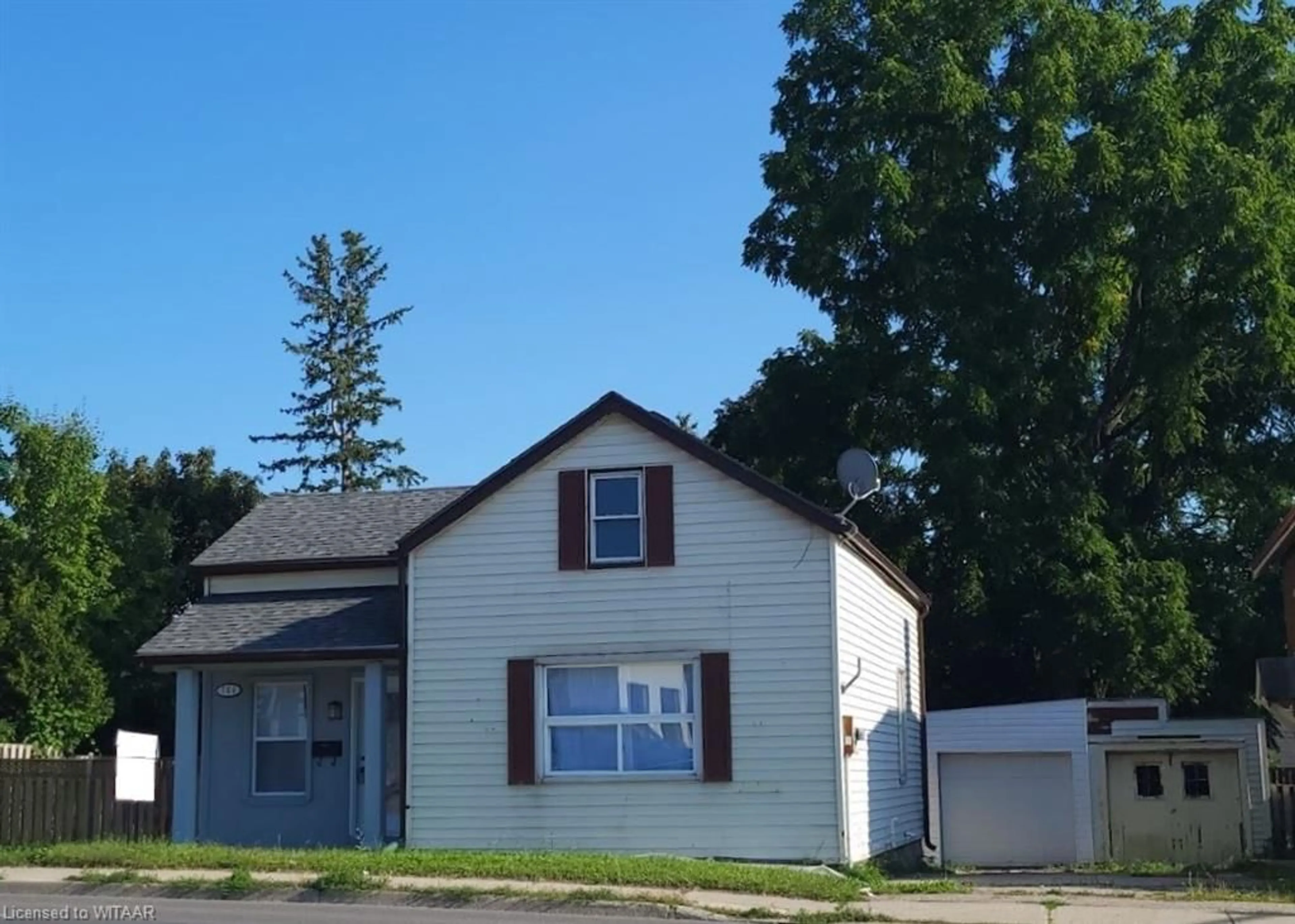 Frontside or backside of a home for 764 Dundas St, Woodstock Ontario N4S 1E9