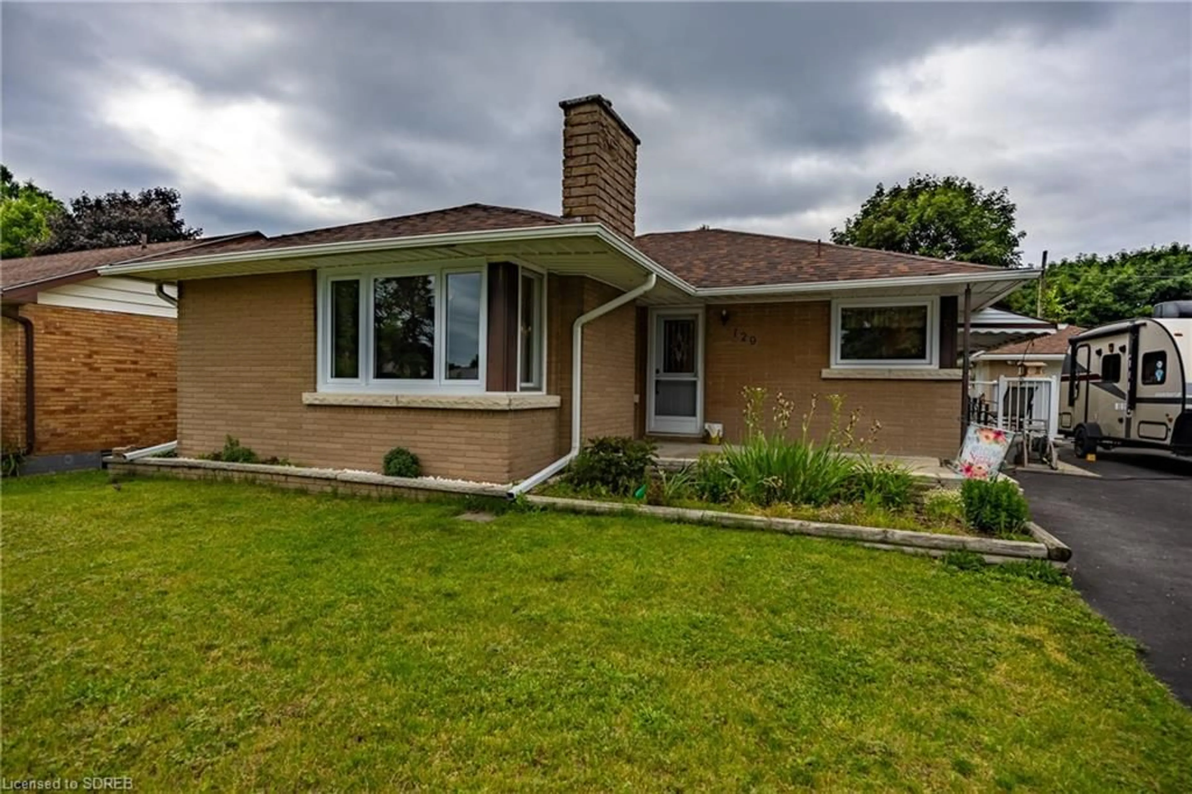Frontside or backside of a home for 129 Connaught Ave, Delhi Ontario N4B 1K8