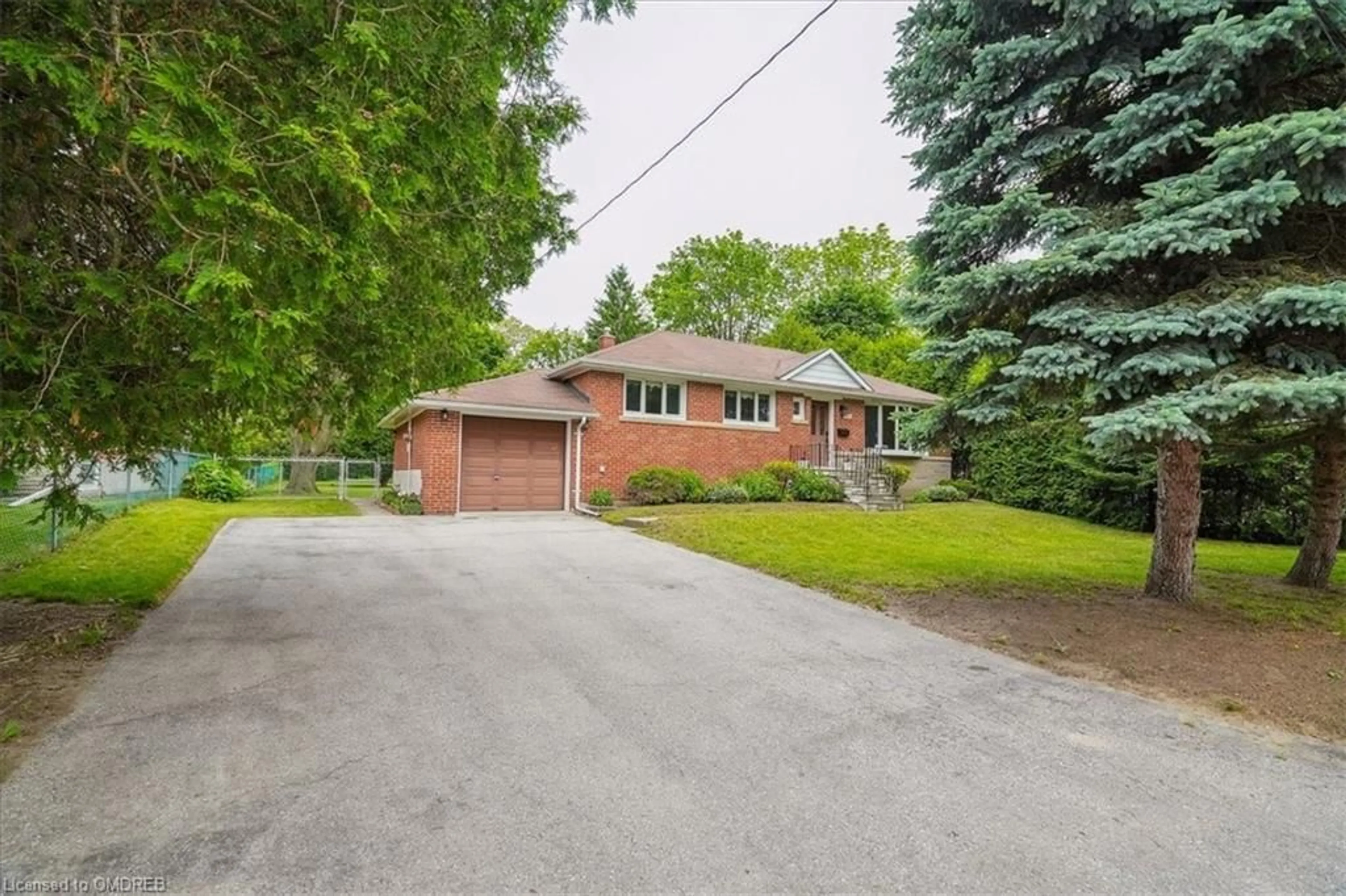 Outside view for 1795 Balsam Ave, Mississauga Ontario L5J 1L3