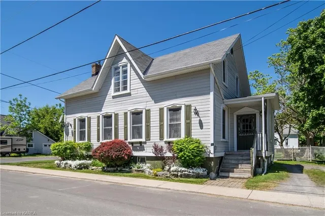 3998 Colebrooke Road, Harrowsmith 2