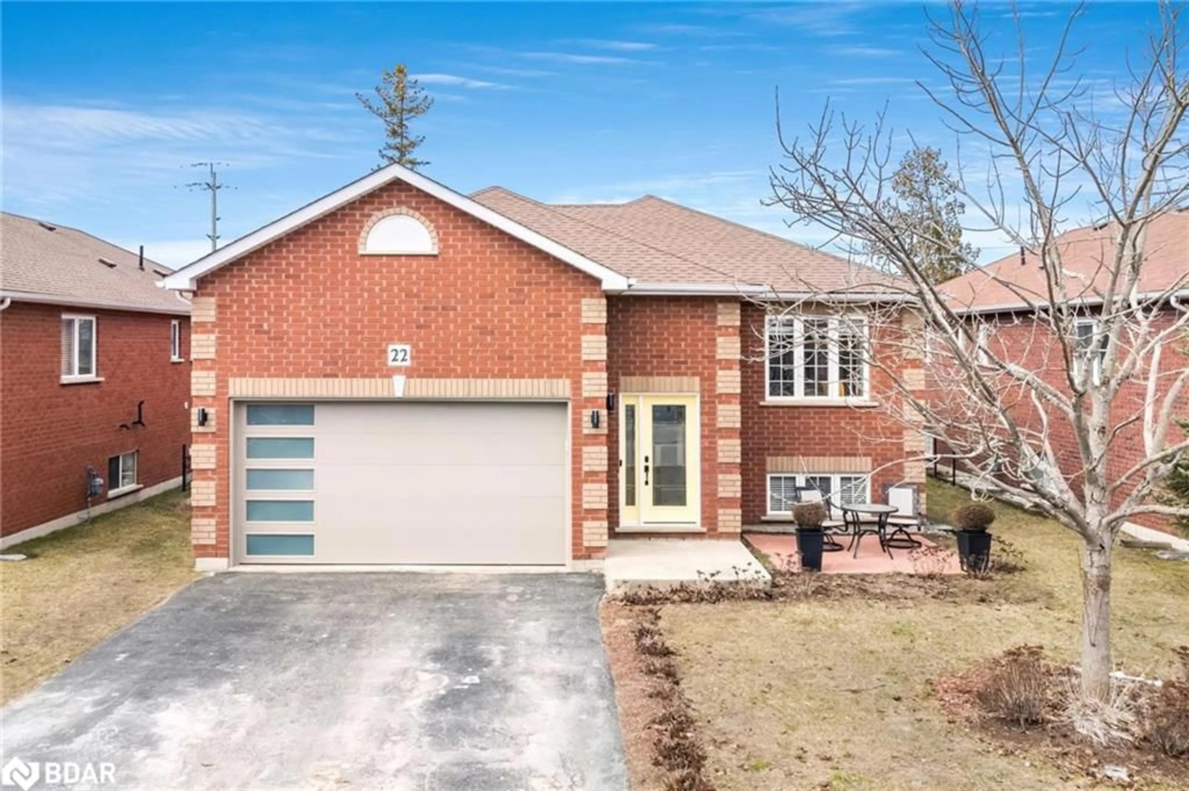 Home with brick exterior material for 22 Tona Trail, Wasaga Beach Ontario L9Z 0A5