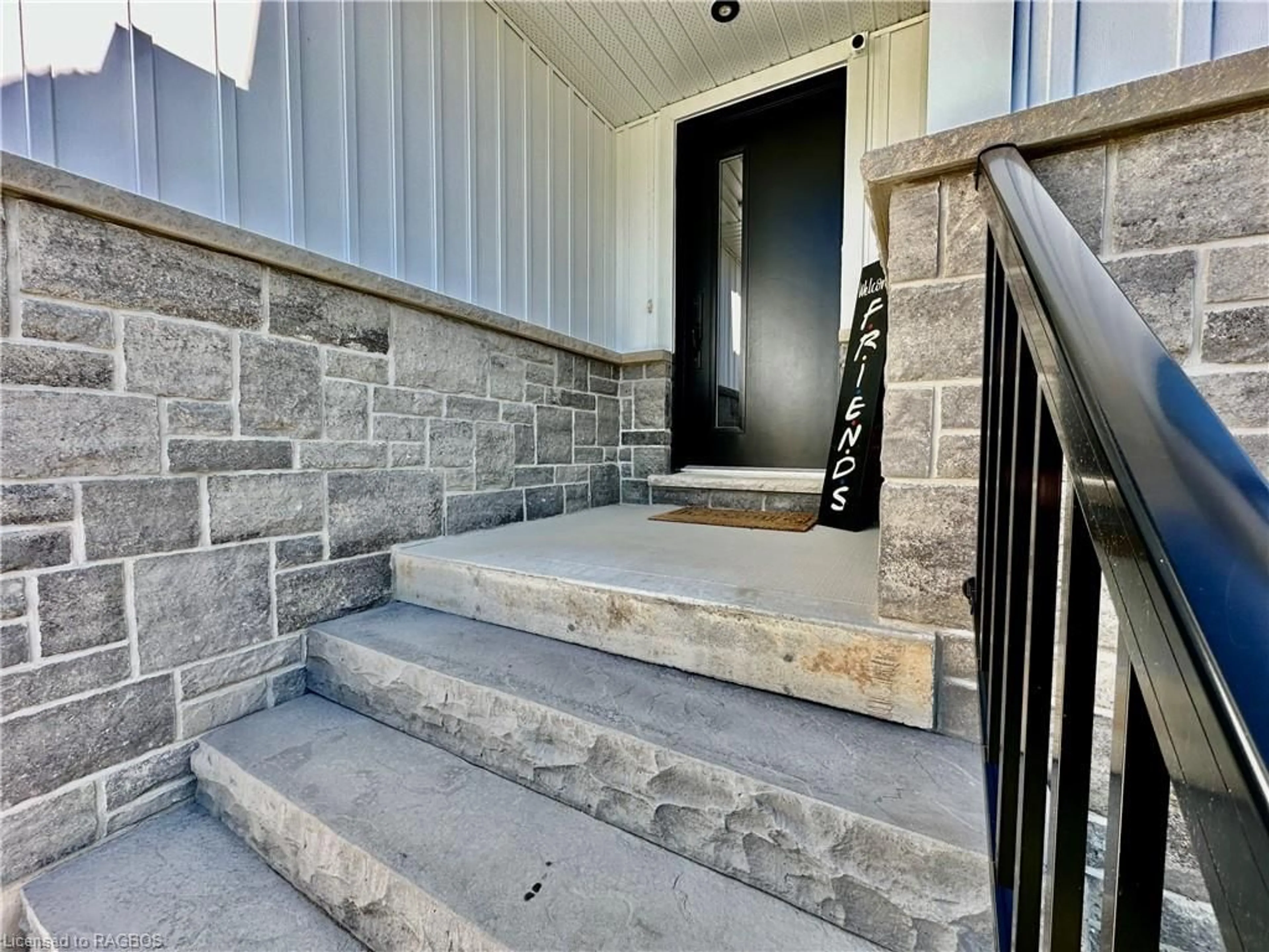 Indoor entryway for 103 Second St, Walkerton Ontario N0G 2V0