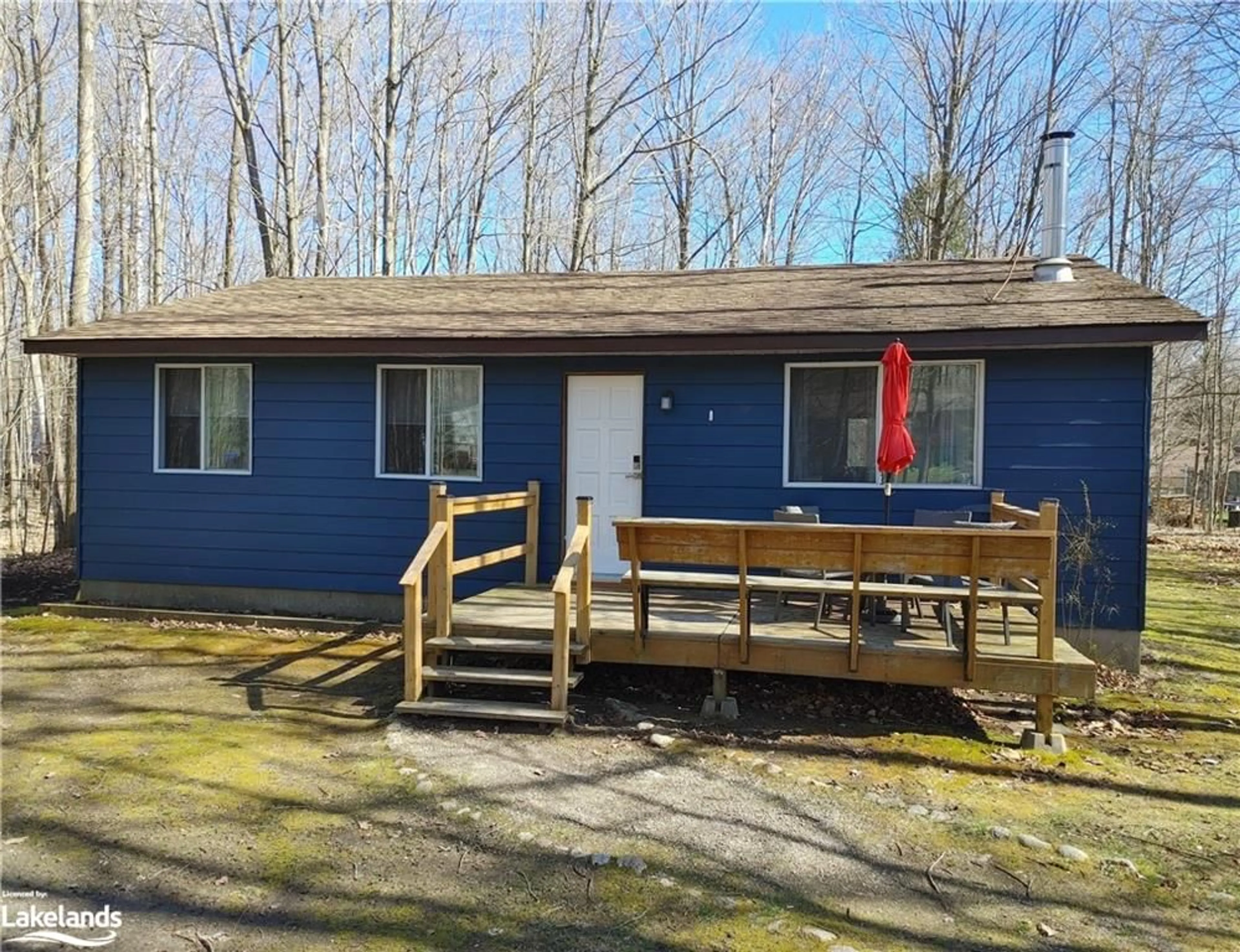 Frontside or backside of a home for 152 Wolfe Trail, Tiny Twp Ontario L9M 0H7