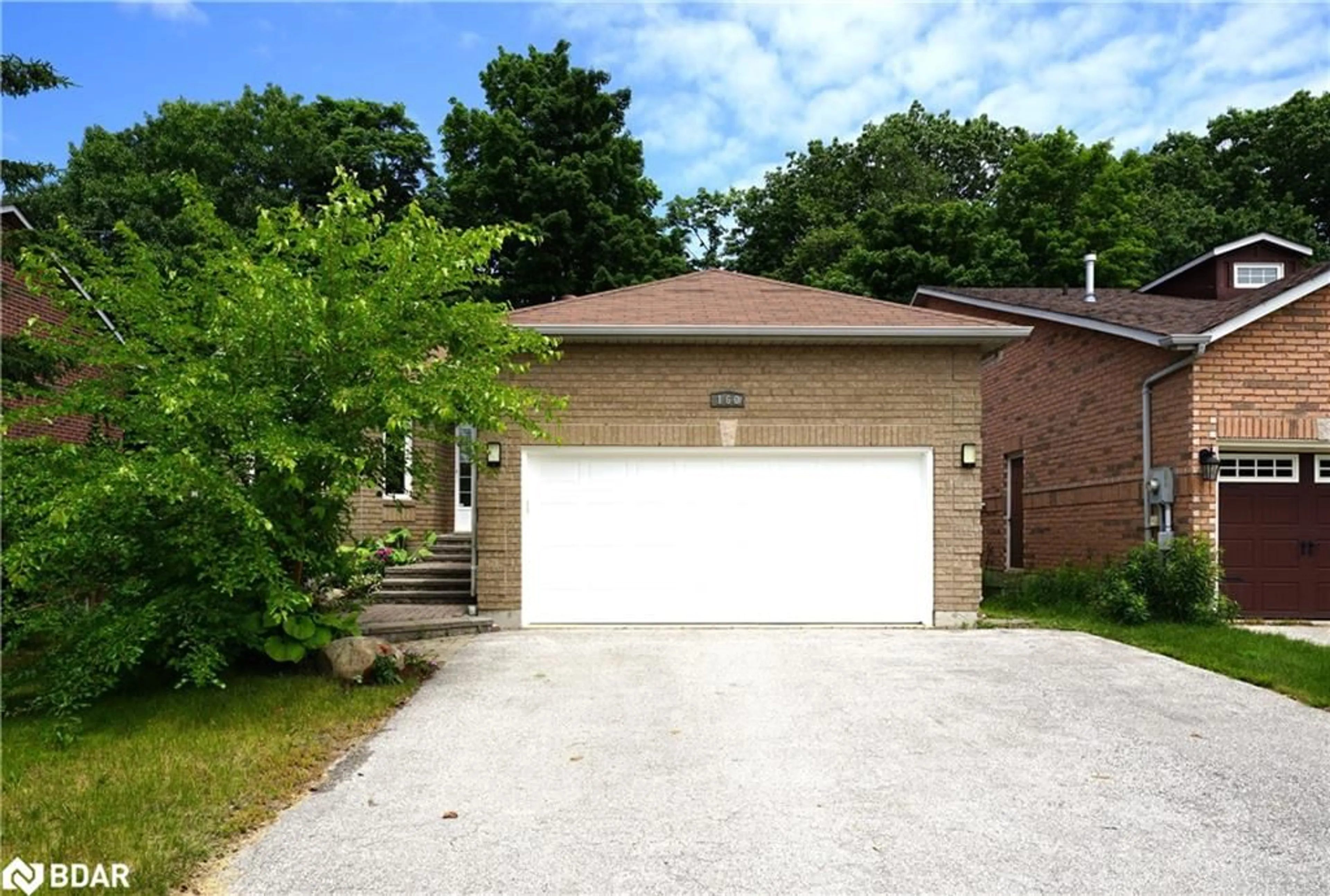 A pic from exterior of the house or condo for 160 Taylor Dr, Barrie Ontario L4N 8L1