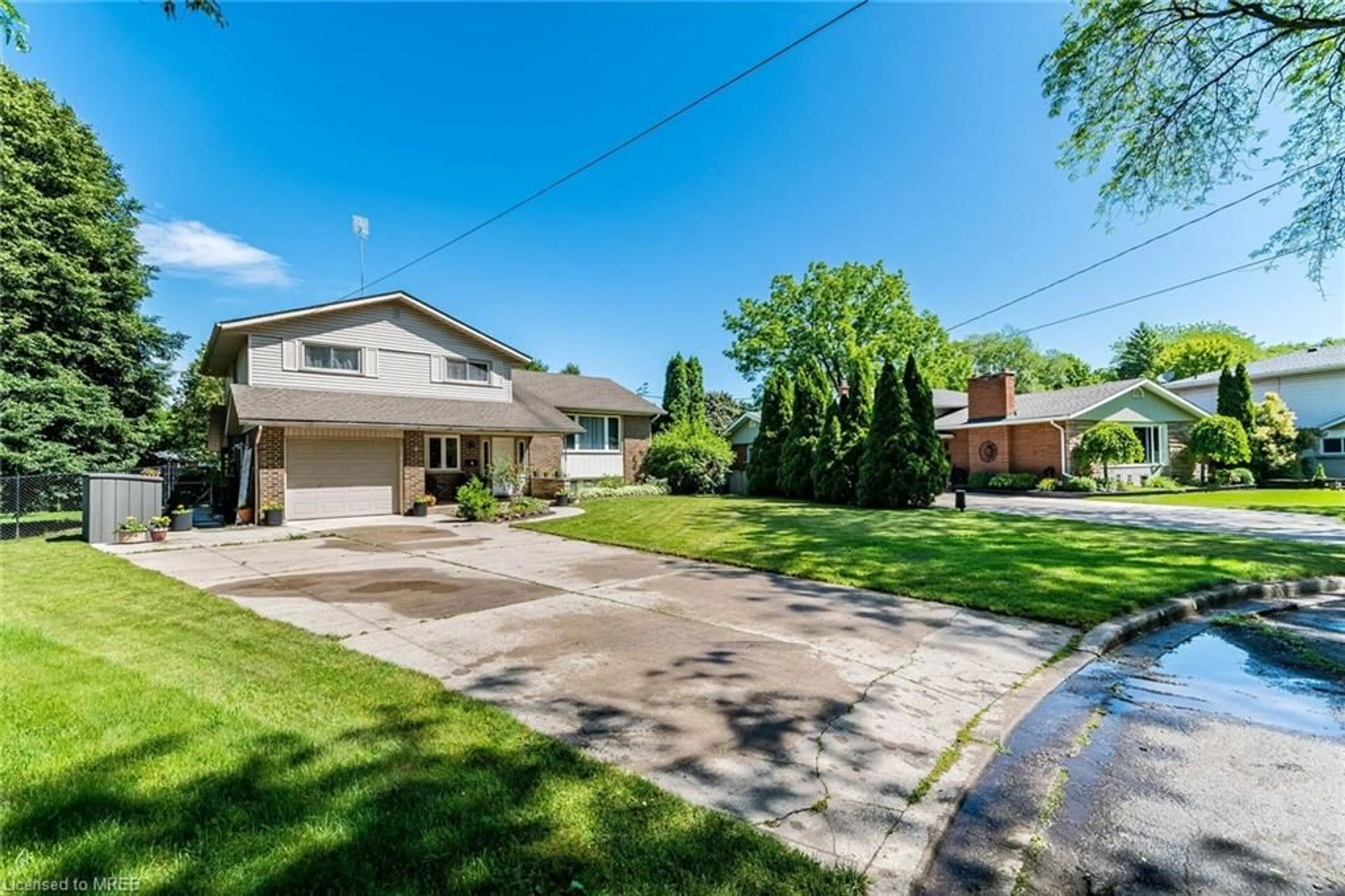 Frontside or backside of a home for 3 Colonial Crt, St. Catharines Ontario L2N 2R2