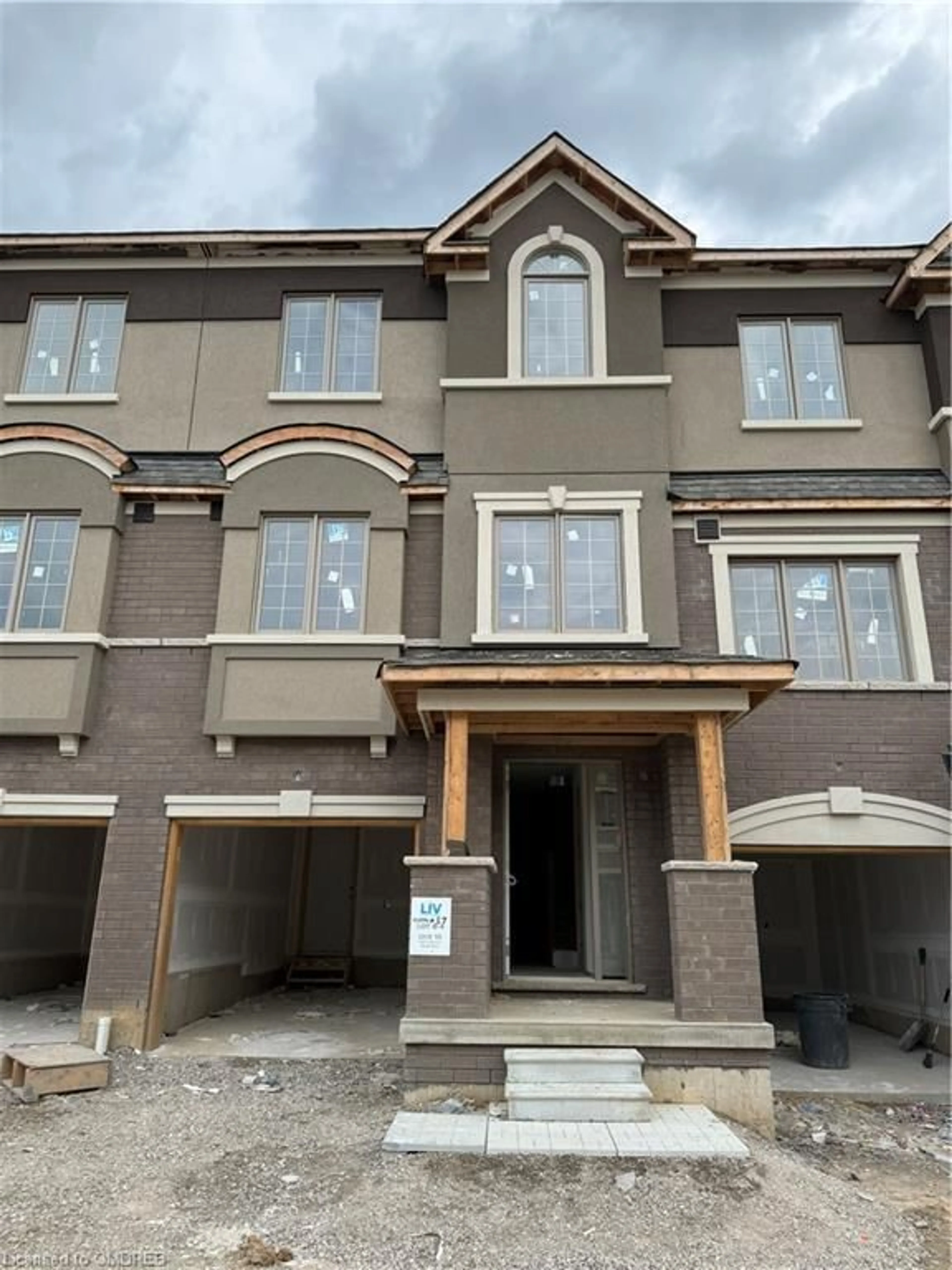 A pic from exterior of the house or condo for 620 Colborne St #10, Brantford Ontario N3T 0Y1