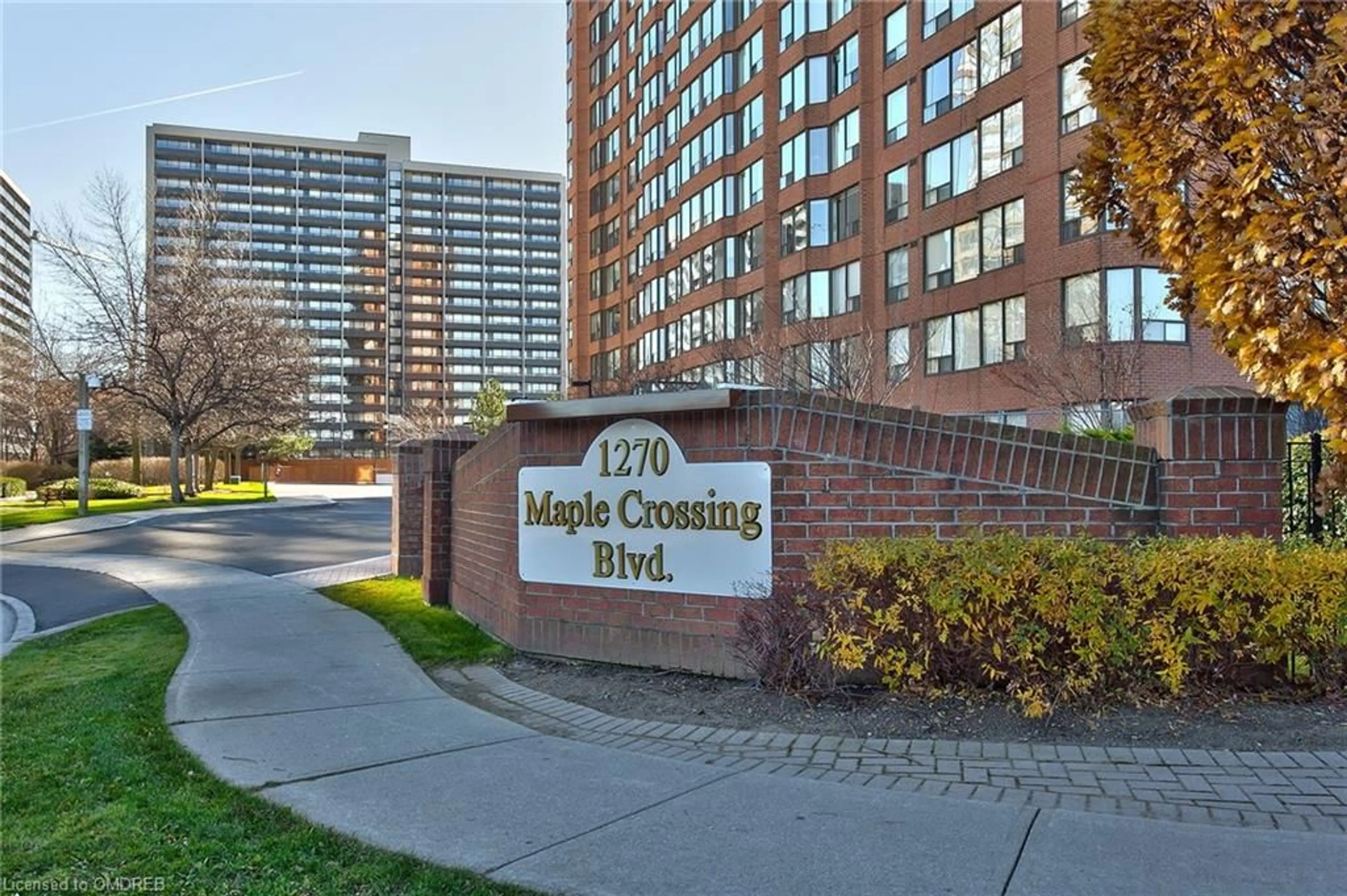 A pic from exterior of the house or condo for 1270 Maple Crossing Blvd #603, Burlington Ontario L7S 2J3