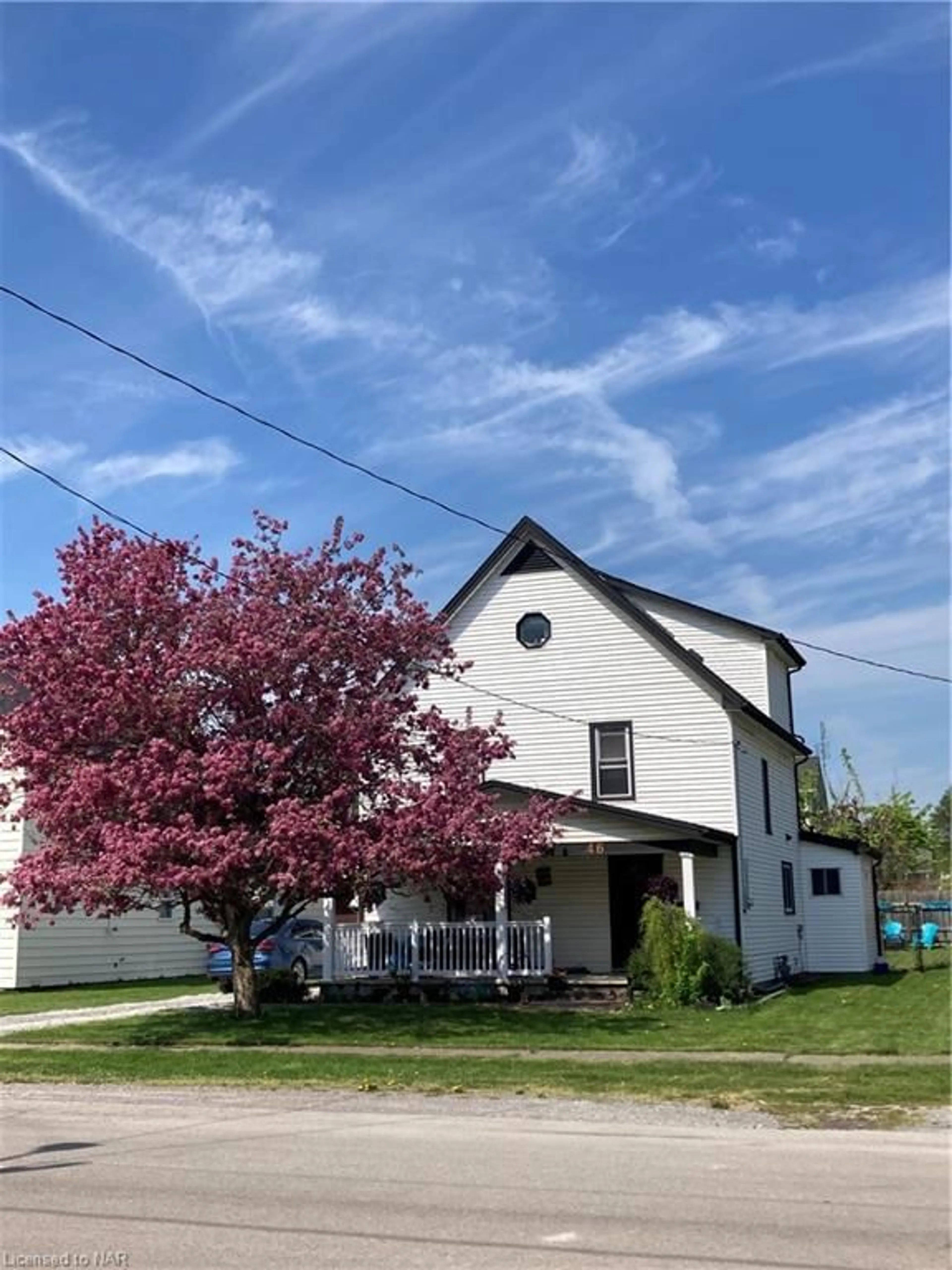 A pic from exterior of the house or condo for 46 Oak St, Port Colborne Ontario L3K 4S6