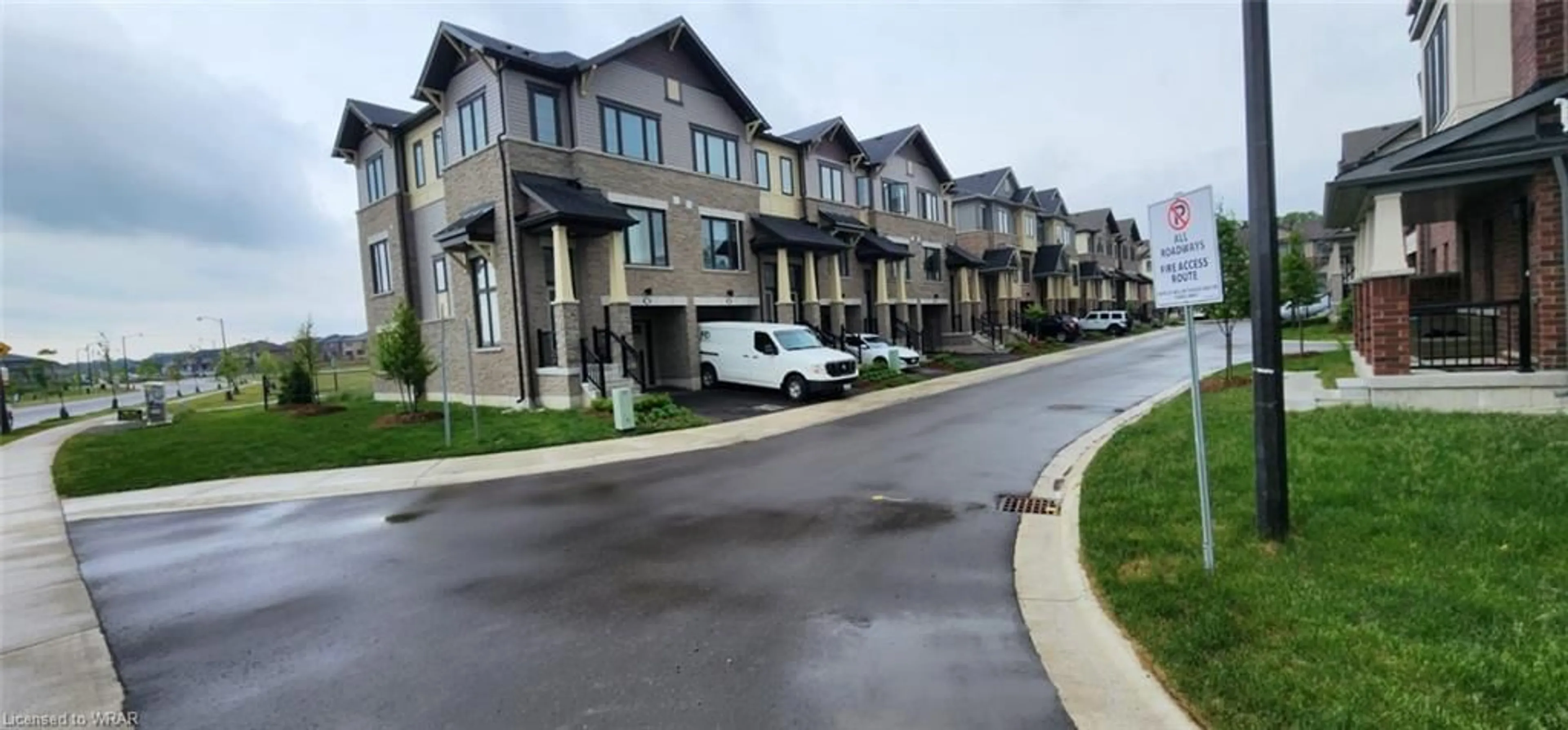 Frontside or backside of a home for 185 Bedrock Dr #18, Stoney Creek Ontario L8J 0M5