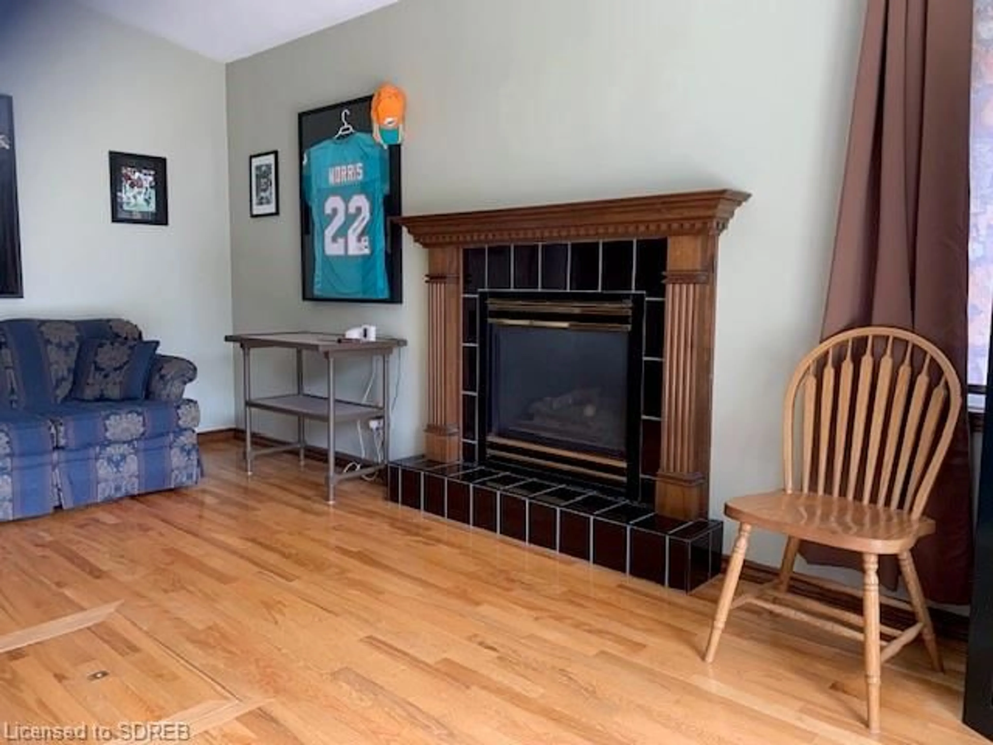 A pic of a room, wood floors for 26 Thomson Rd, Simcoe Ontario N3Y 5A9