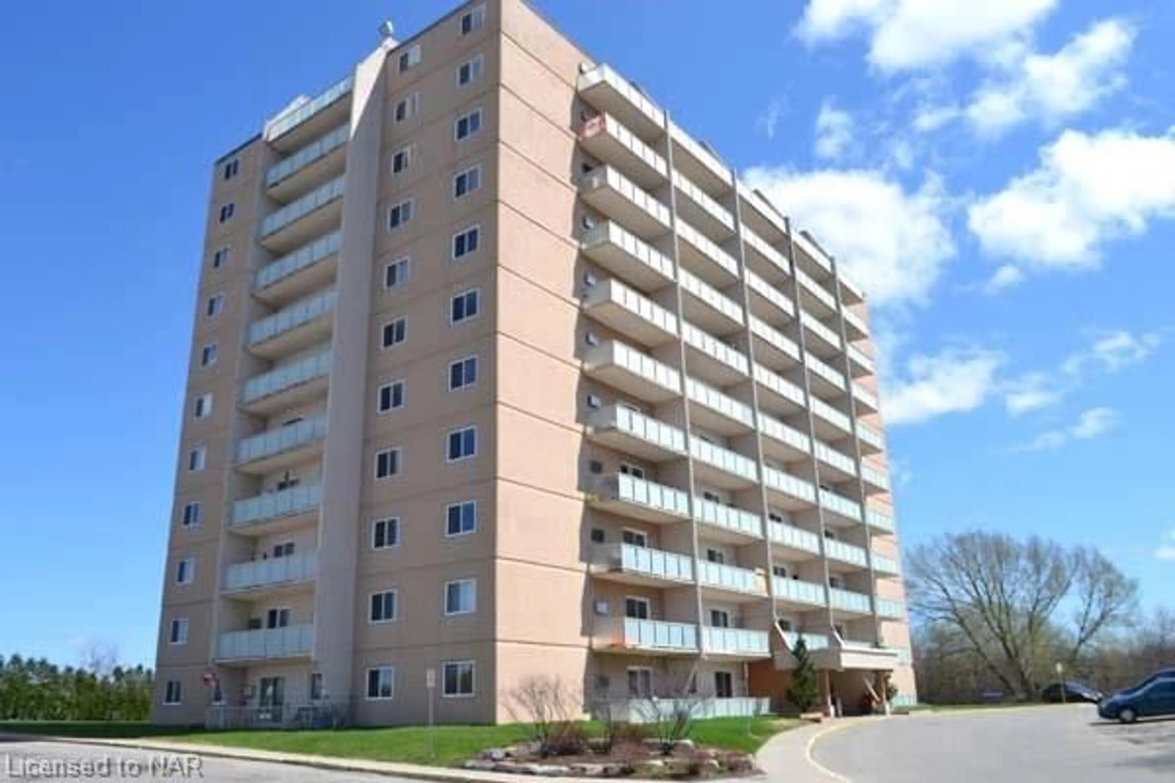 A pic from exterior of the house or condo for 563 Mornington Ave #210, London Ontario N5Y 4T8