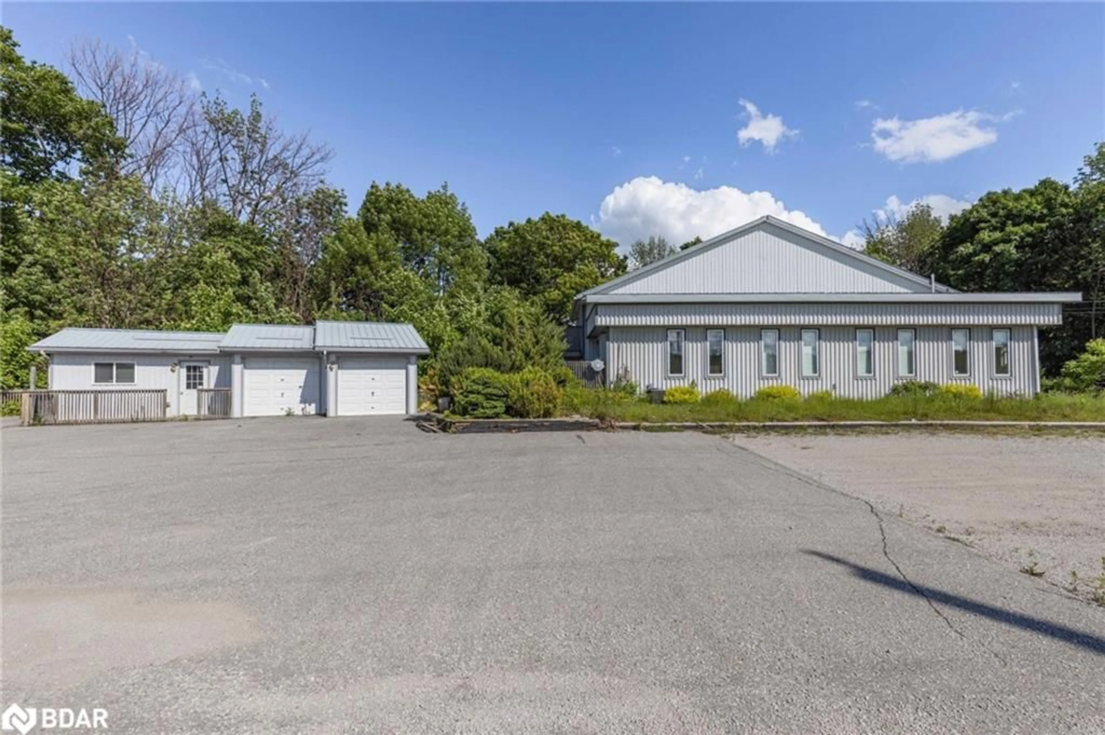 Outside view for 4201 Huronia Rd, Severn Ontario L3V 6H3