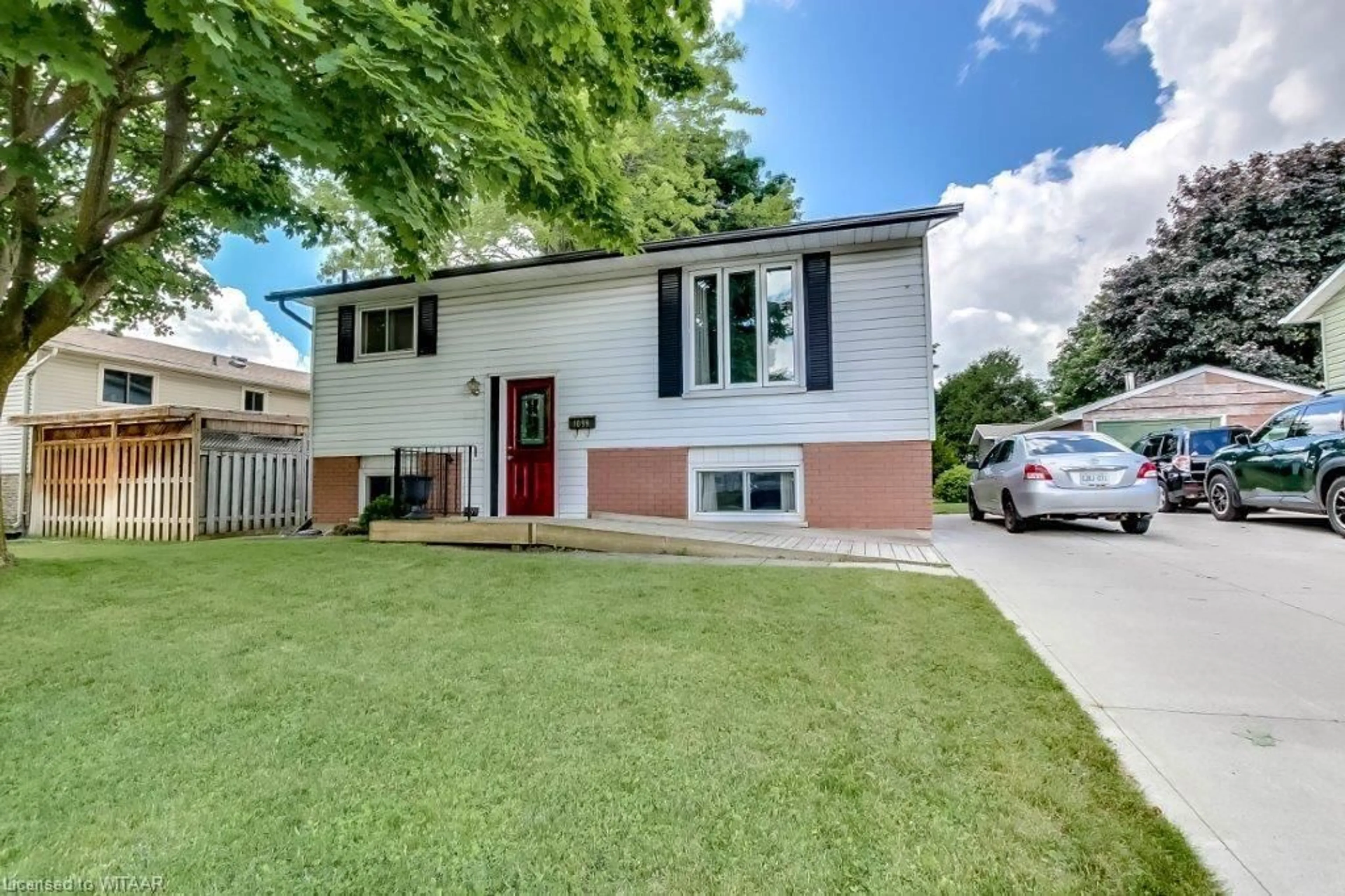 Frontside or backside of a home for 1099 Mohawk St, Woodstock Ontario N4T 1A6