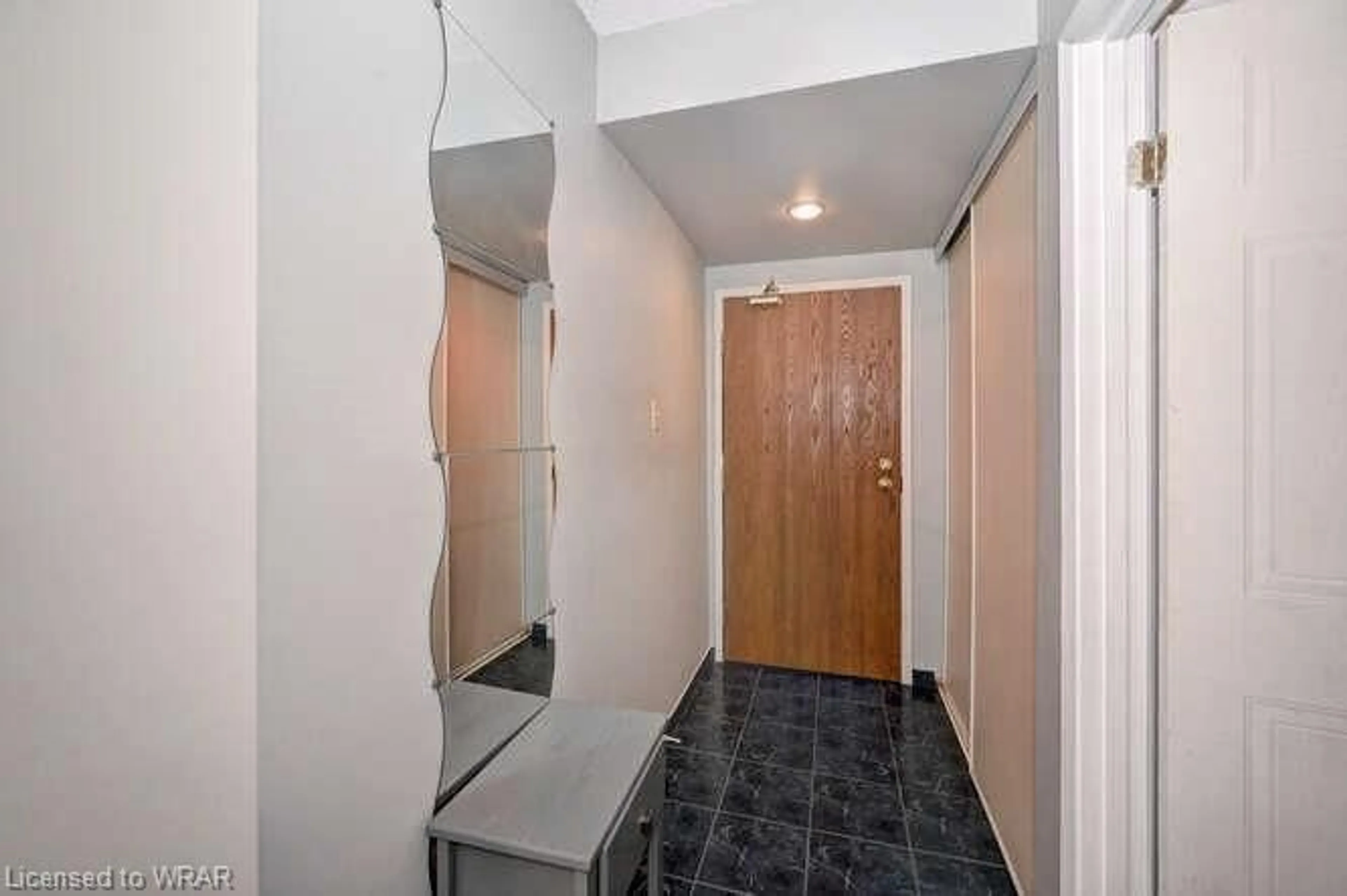 Indoor foyer, unknown floor for 3085 Kingsway Dr #1, Kitchener Ontario N2C 2P1