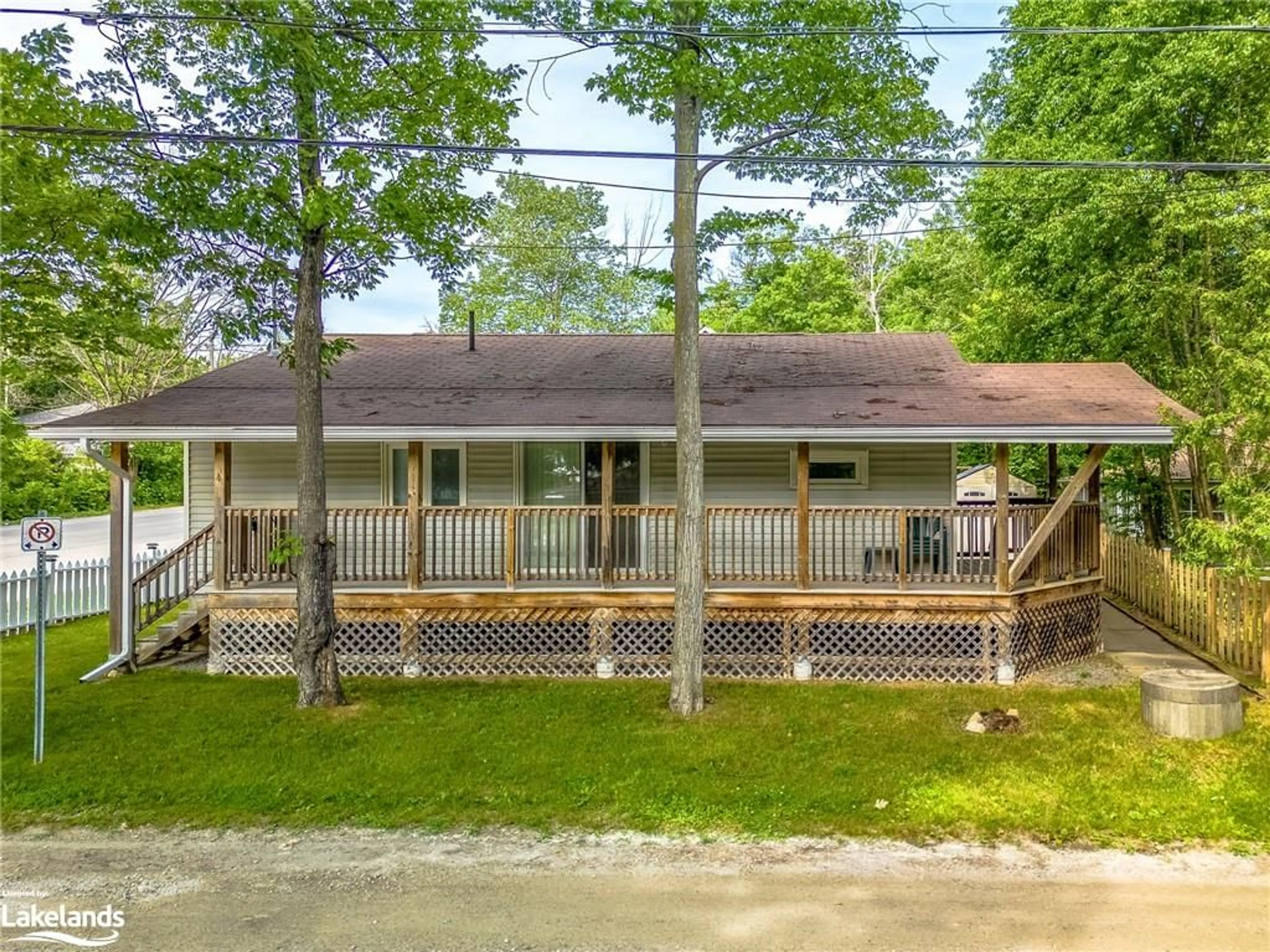Frontside or backside of a home for 349 Balm Beach Rd, Tiny Twp Ontario L9M 1R2
