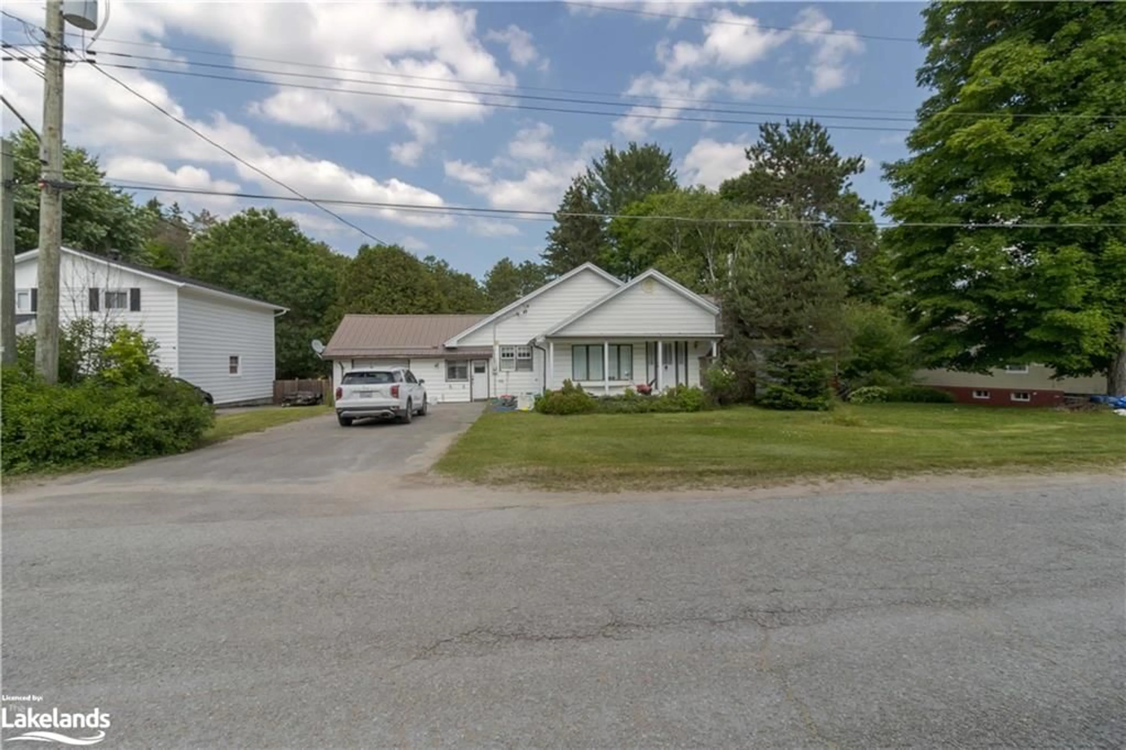 Street view for 6 Vintage Cres, Minden Ontario K0M 2K0