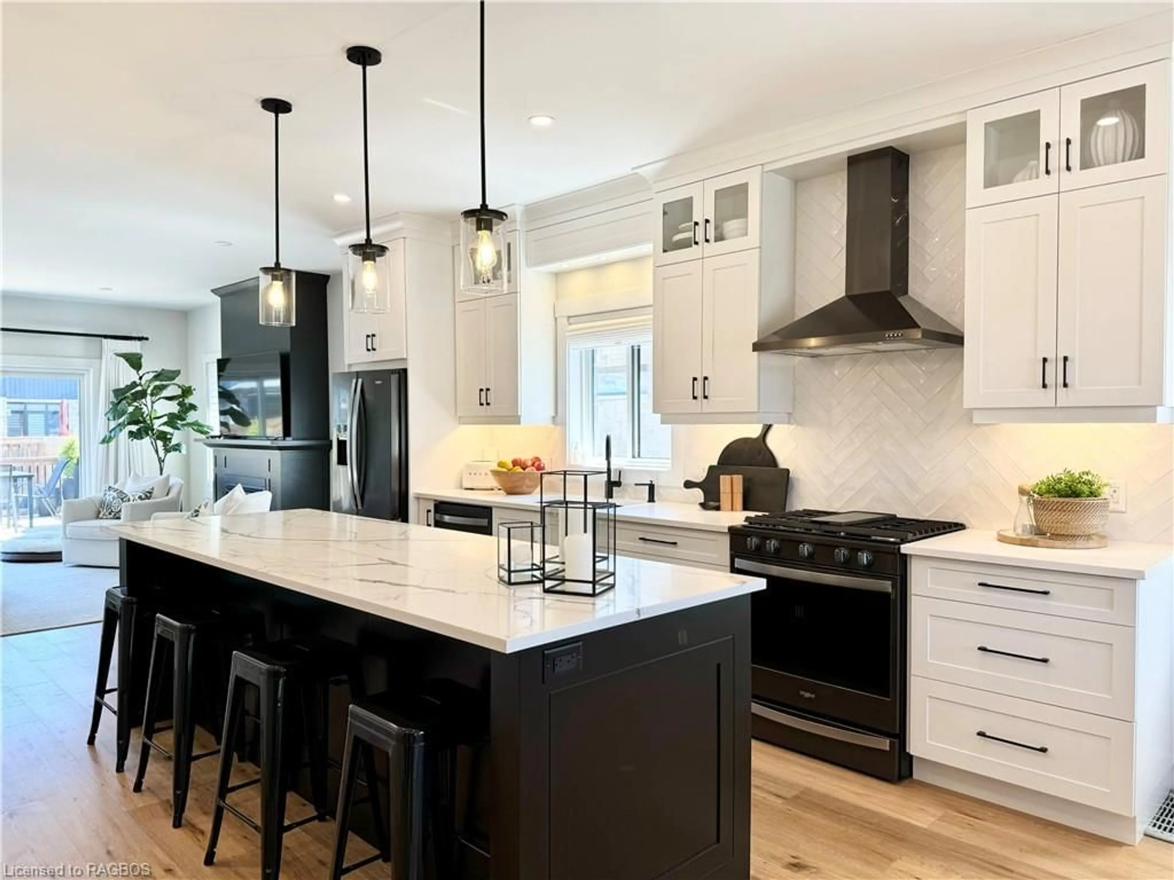 Contemporary kitchen for 379 Northport Dr, Port Elgin Ontario N0H 2C8