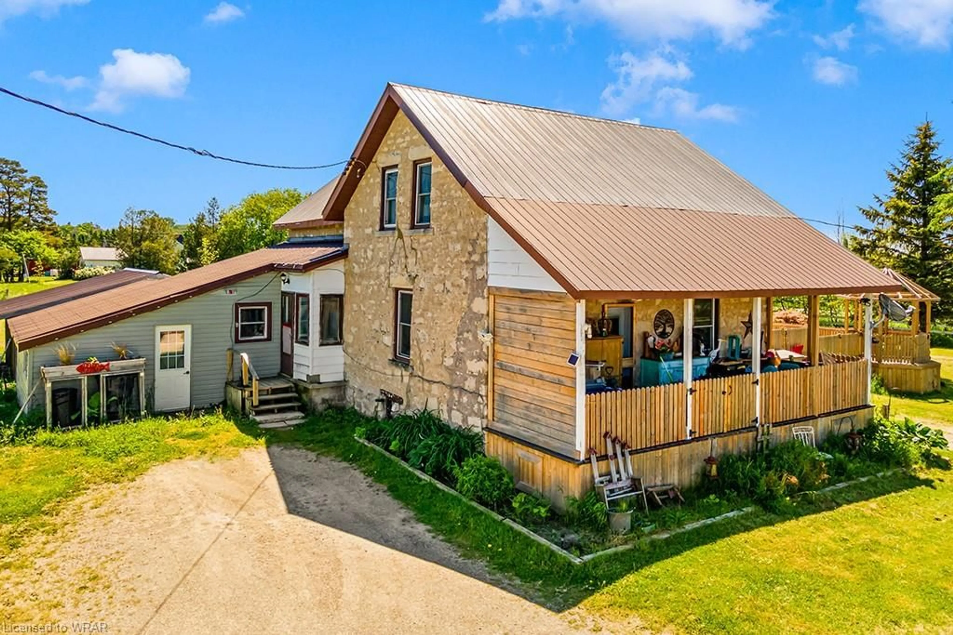 Frontside or backside of a home, cottage for 20 Elm St, Wiarton Ontario N0H 2T0