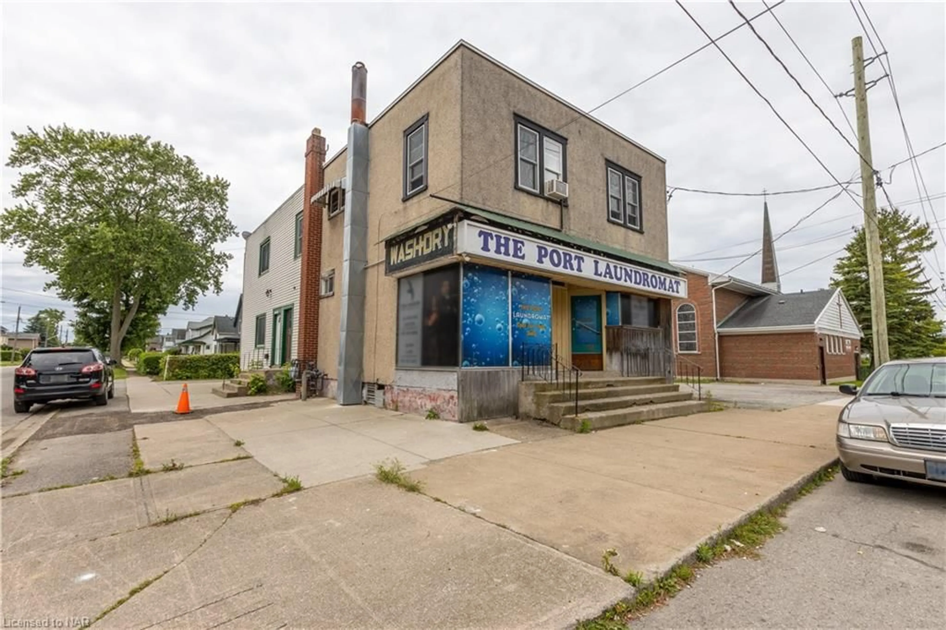 Outside view for 147 Bell St, Port Colborne Ontario L3K 1H9