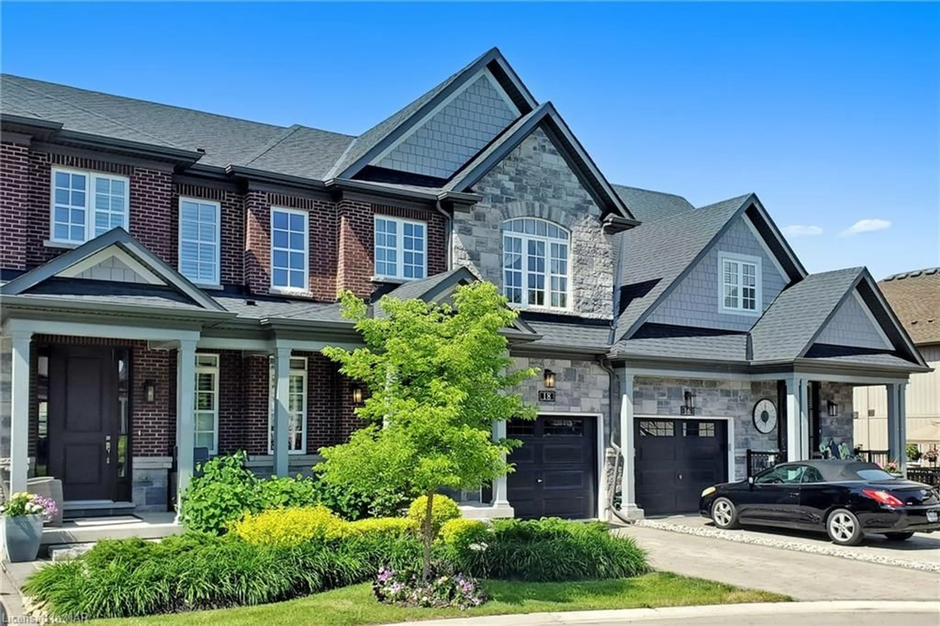 Home with brick exterior material for 18 Windsor Cir, Niagara-on-the-Lake Ontario L0S 1J0