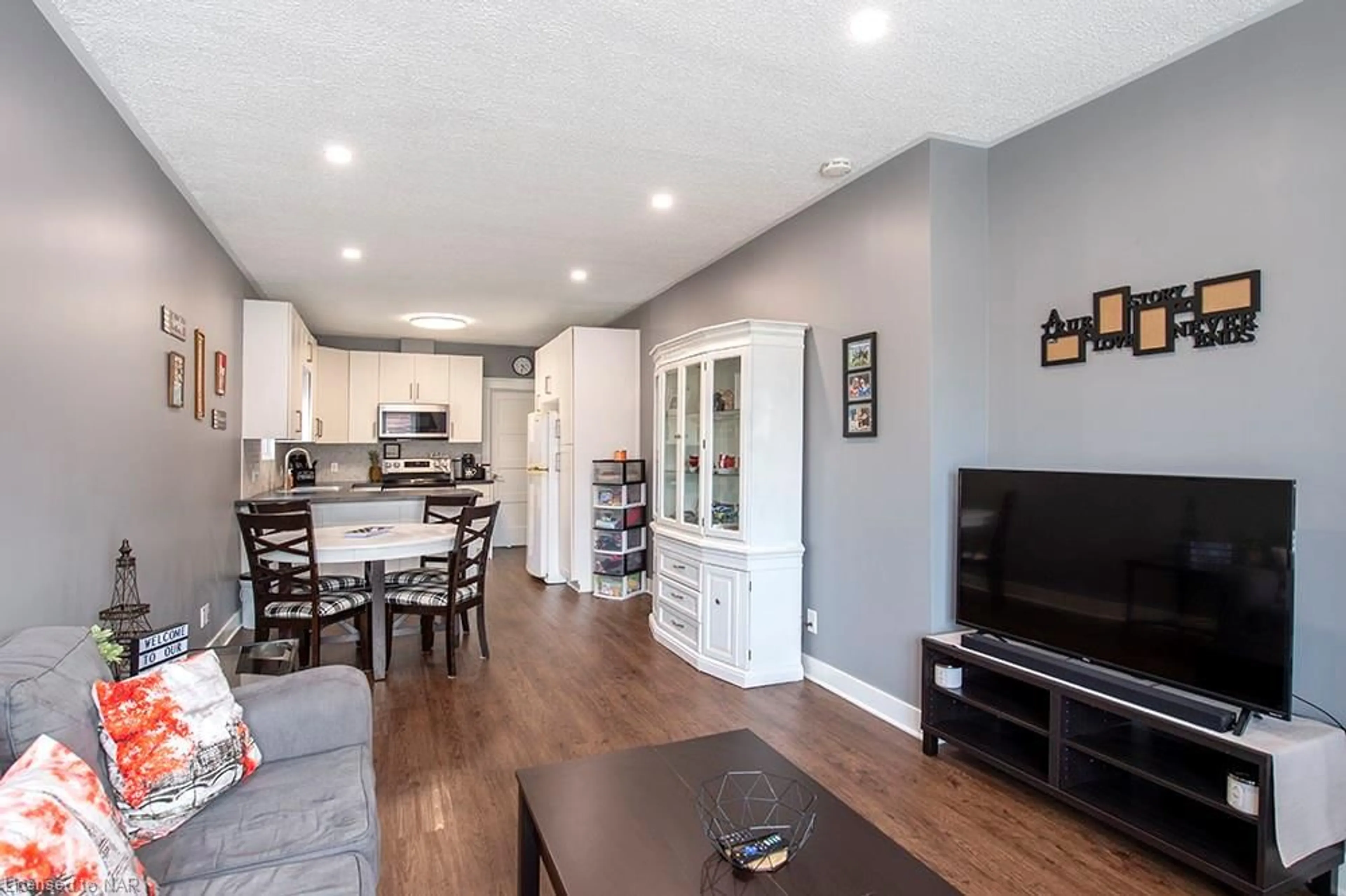 Contemporary kitchen for 14 Page St, St. Catharines Ontario L2R 4A3