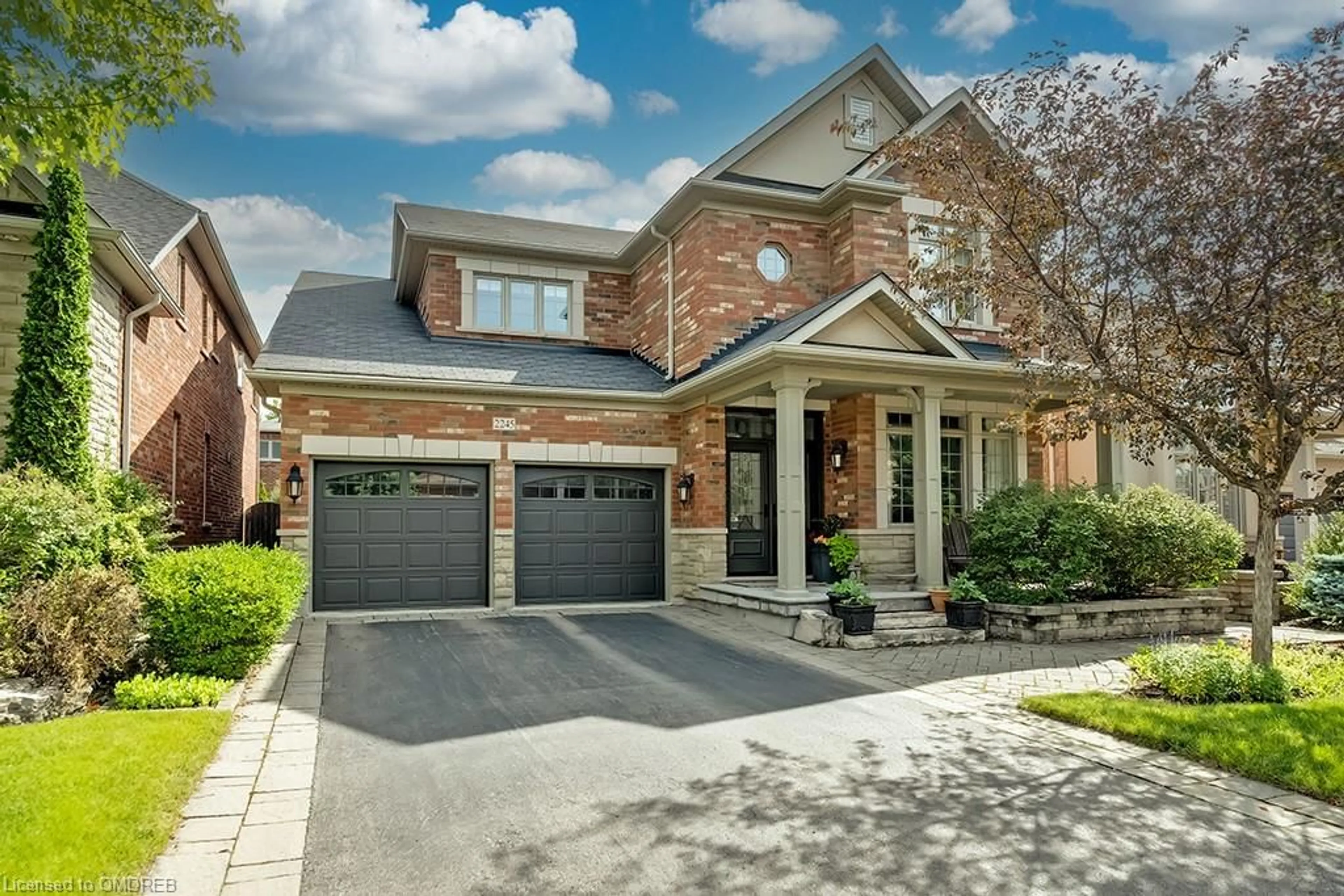 Home with brick exterior material for 2245 Millstone Dr, Oakville Ontario L6M 0H2