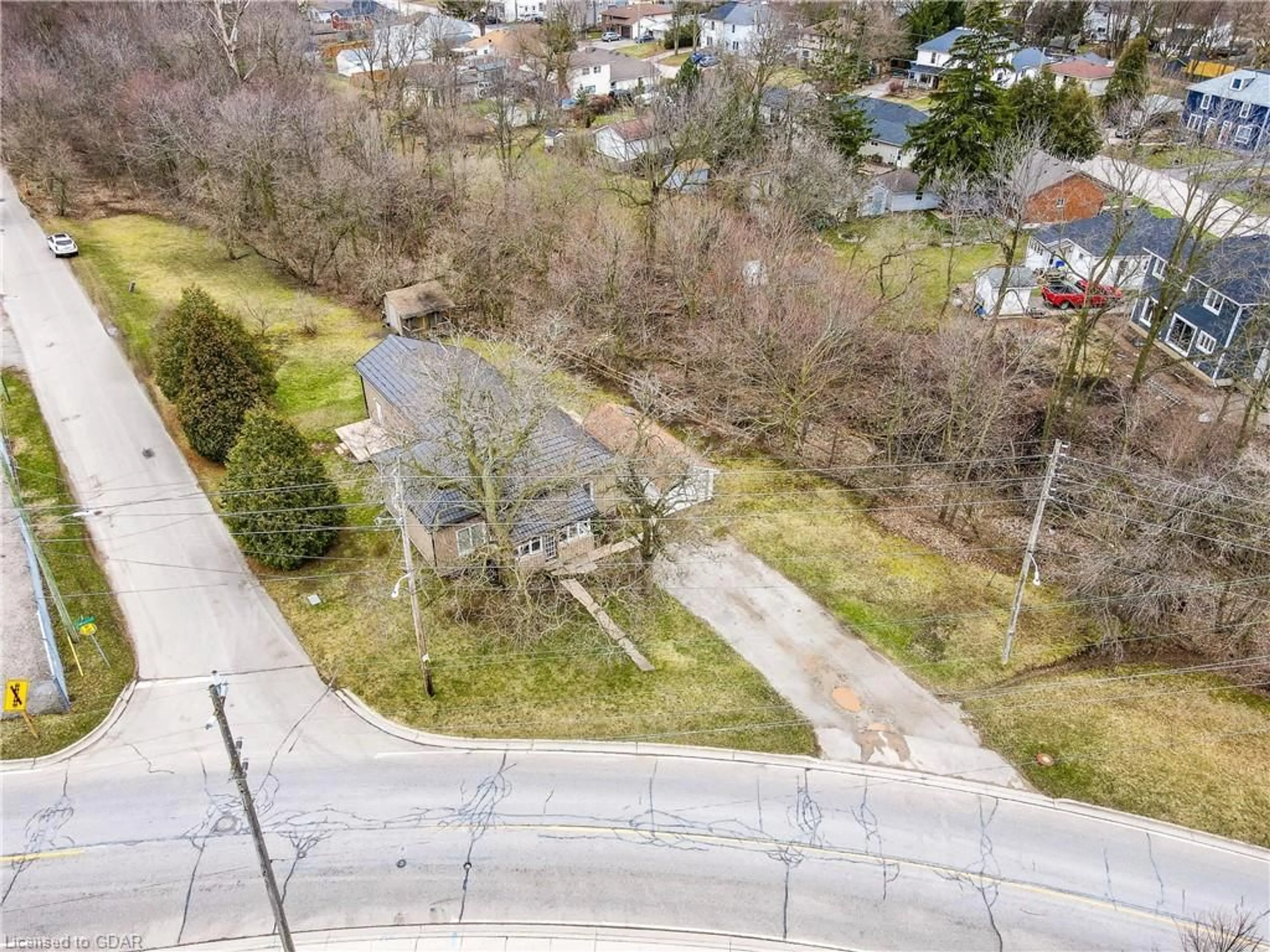 Frontside or backside of a home, the street view for 196 Eastern Ave, Acton Ontario L7J 2E7